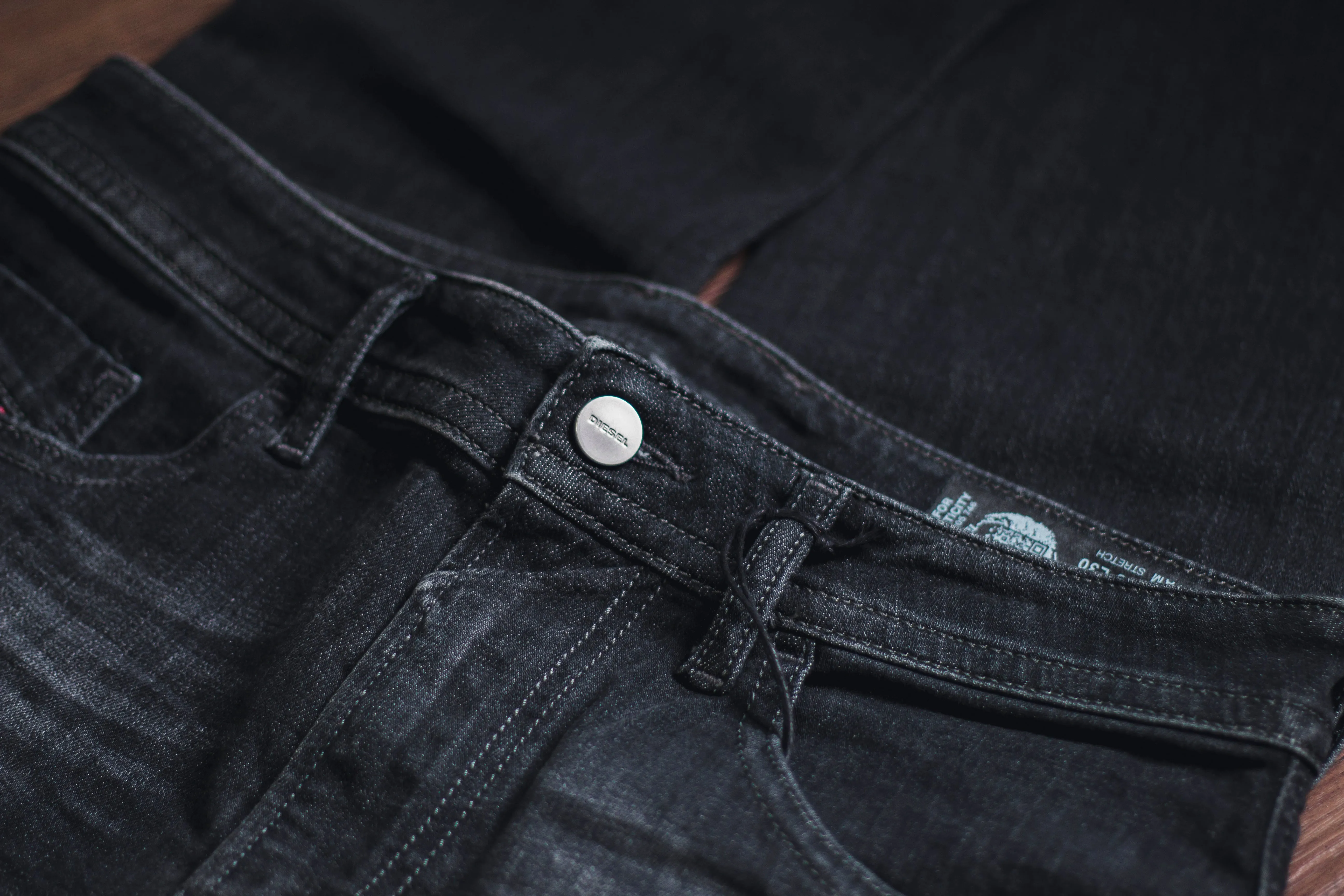 【DIESEL】THOMMER 087AM / 經典灰黑刷色 中腰 小直筒 sold by Blue Beach Denim product image thumbnail 3