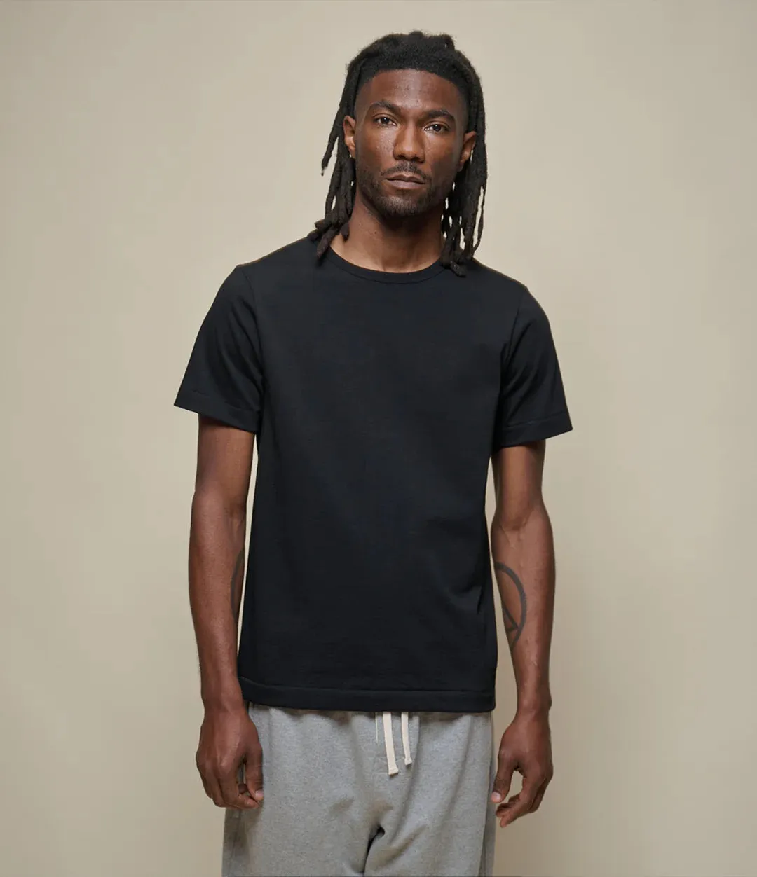 【Merz b. Schwanen】215 Loopwheeled Classic Fit Midweight T-Shirt Black 深黑色經典復古圓織有機棉素Tee sold by Blue Beach Denim product image thumbnail 2