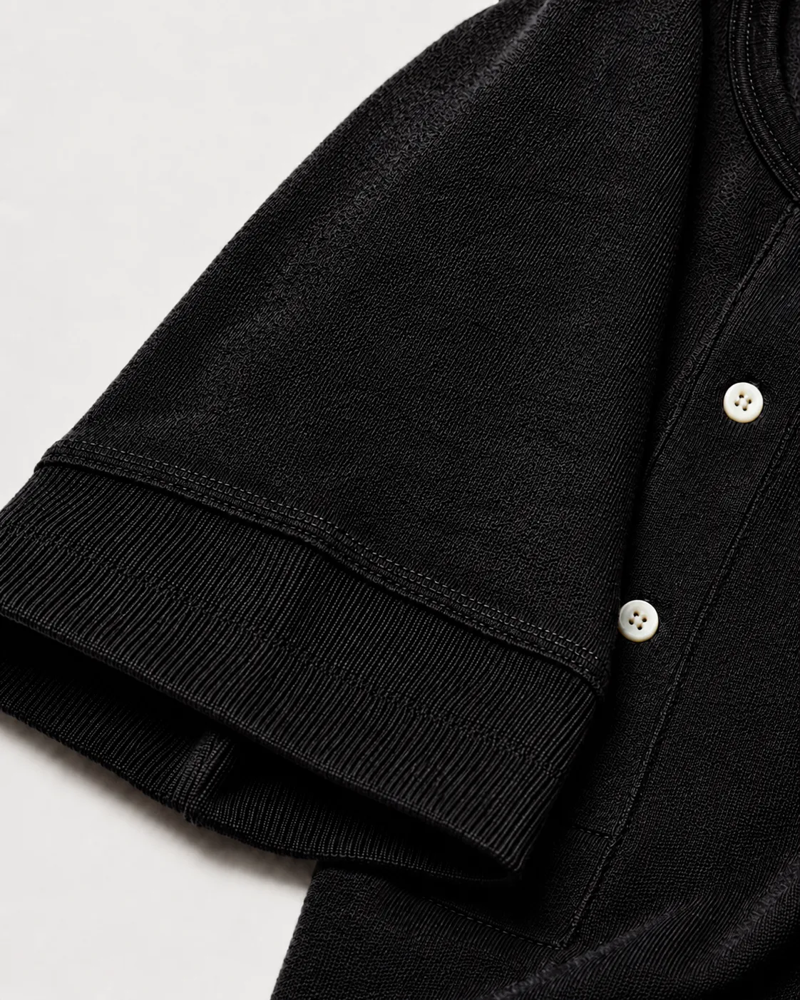 【Merz b. Schwanen】2M07 Mid-Century Machine Short Sleeve Henley Black 黑色復古圓織亨利領短袖Tee sold by Blue Beach Denim product image thumbnail 4