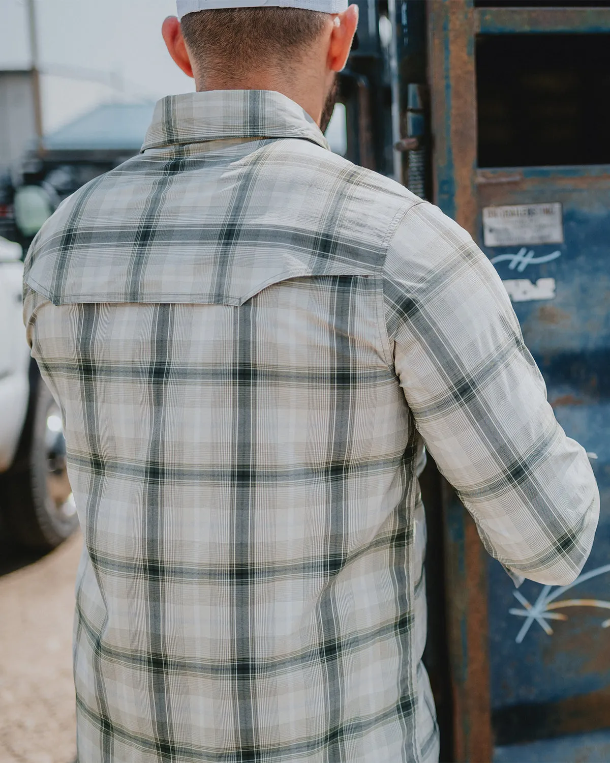 MEN'S LIGHTWEIGHT LS WESTERN SHIRT sold by CAT Workwear product image thumbnail 3