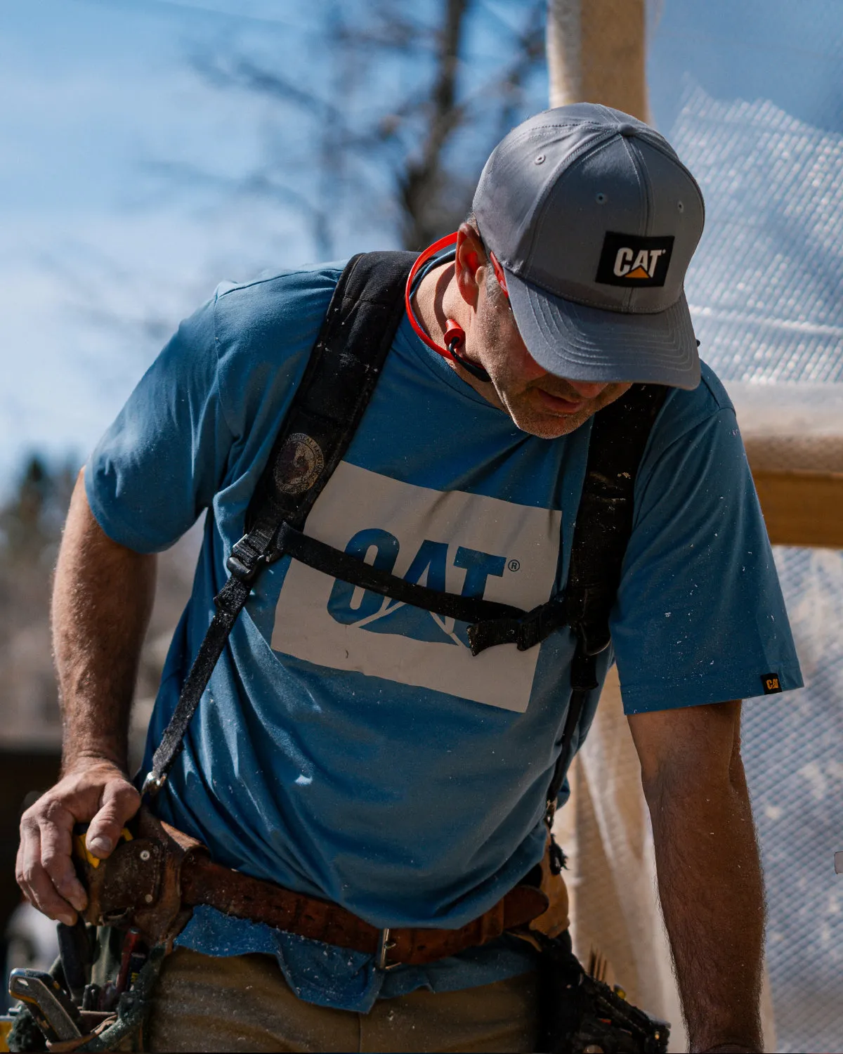 MEN'S CAT REFLECTIVE GRAPHIC T-SHIRT sold by CAT Workwear product image thumbnail 2