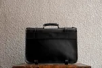 Alpha 15/Black sold by Cravar