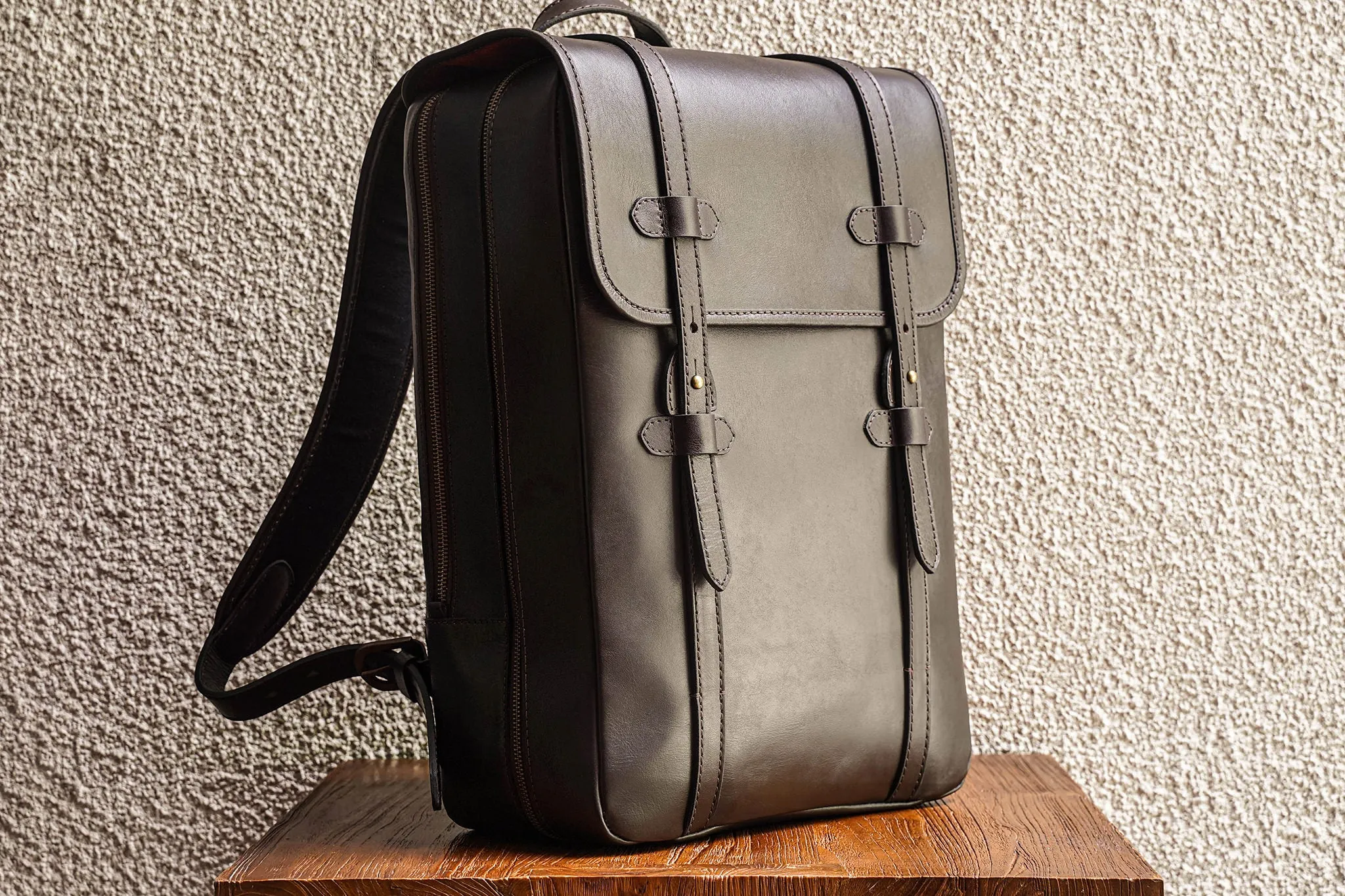 Urbanpack L/Espresso sold by Cravar