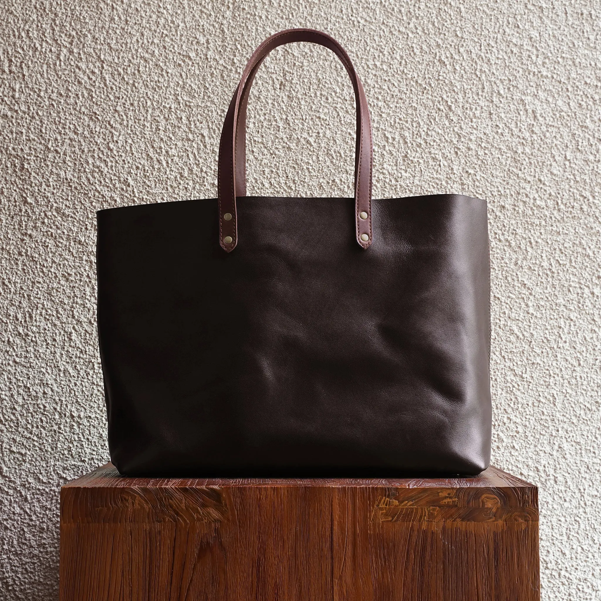 Wide Tote/Espresso - 3 Weeks Preorder sold by Cravar product image thumbnail 3