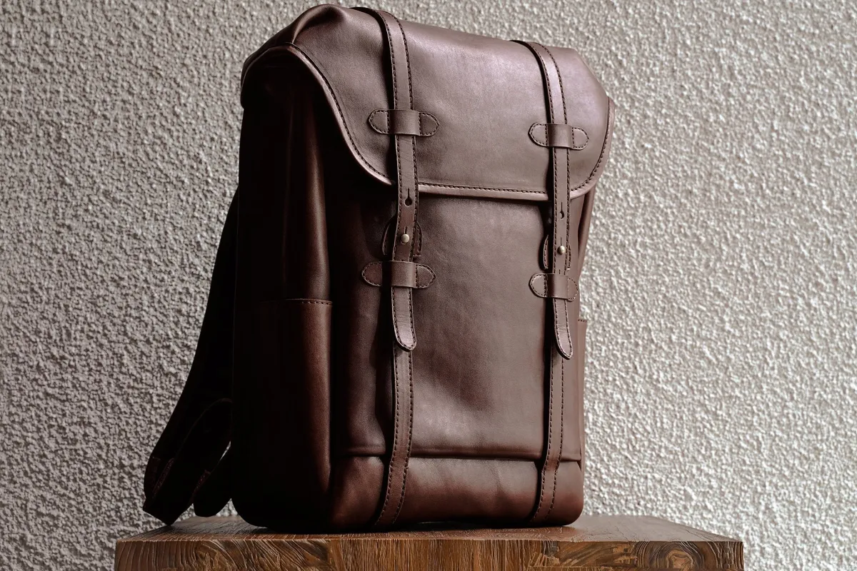 Daypack/Fox sold by Cravar