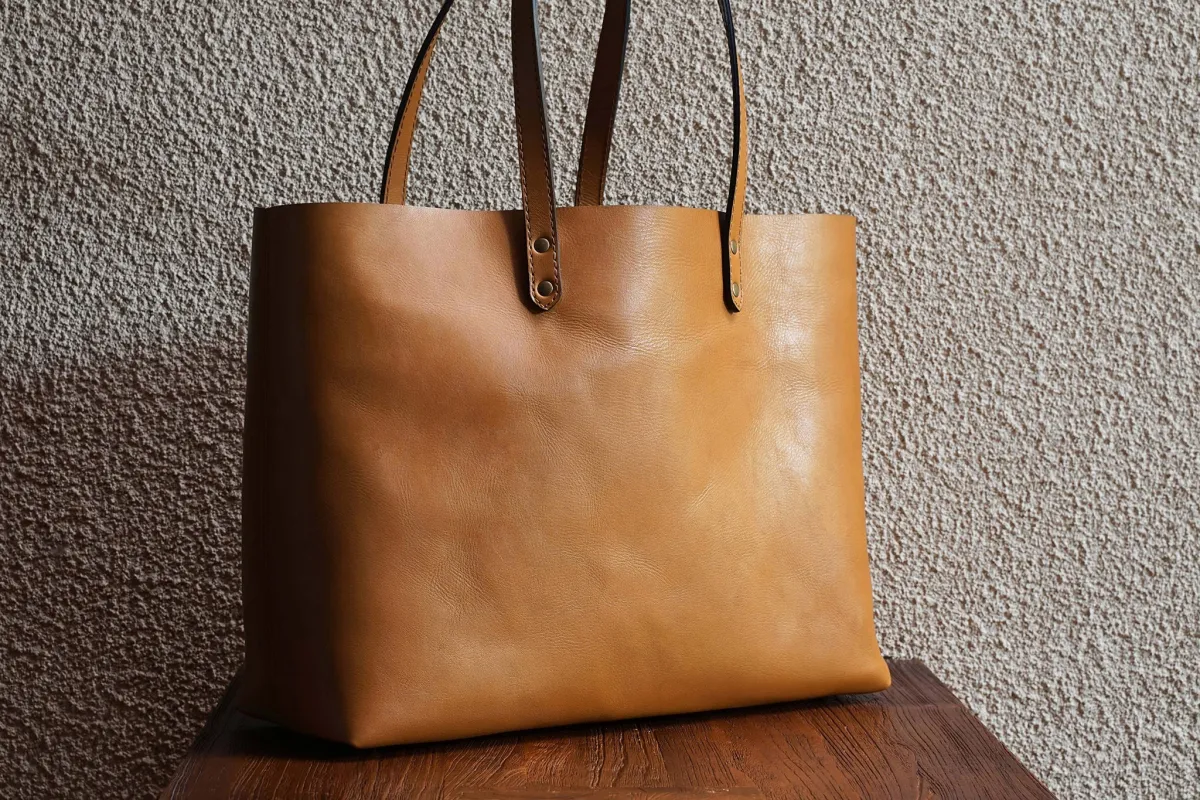 Wide Tote/Sand sold by Cravar