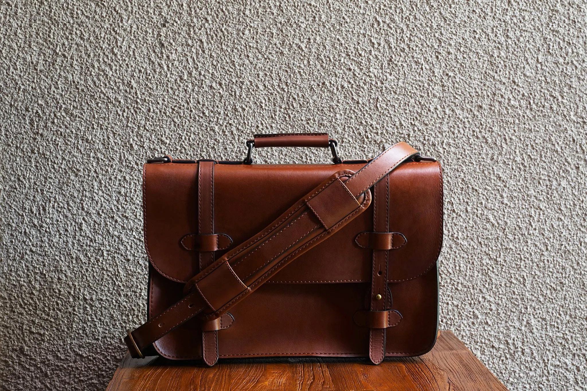 Alpha 15/Vintage Brown sold by Cravar