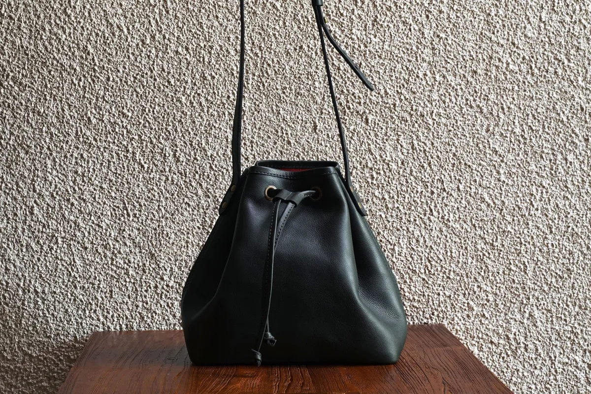 Bucket Bag/Racing Green sold by Cravar