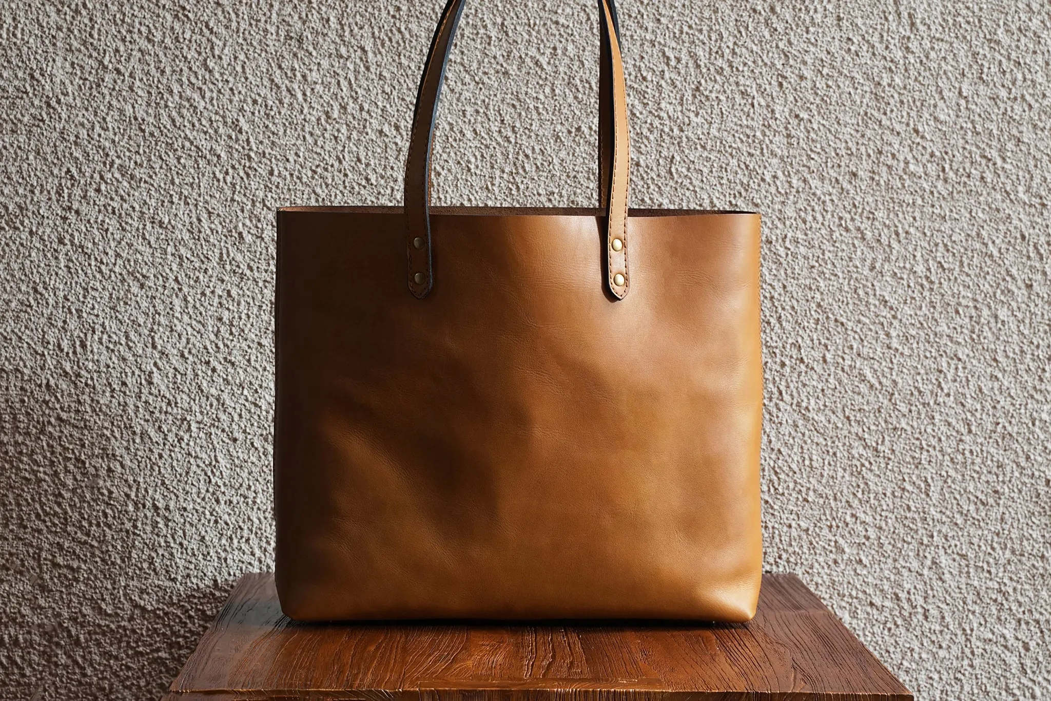 Medium Tote/Sand sold by Cravar product image thumbnail 3