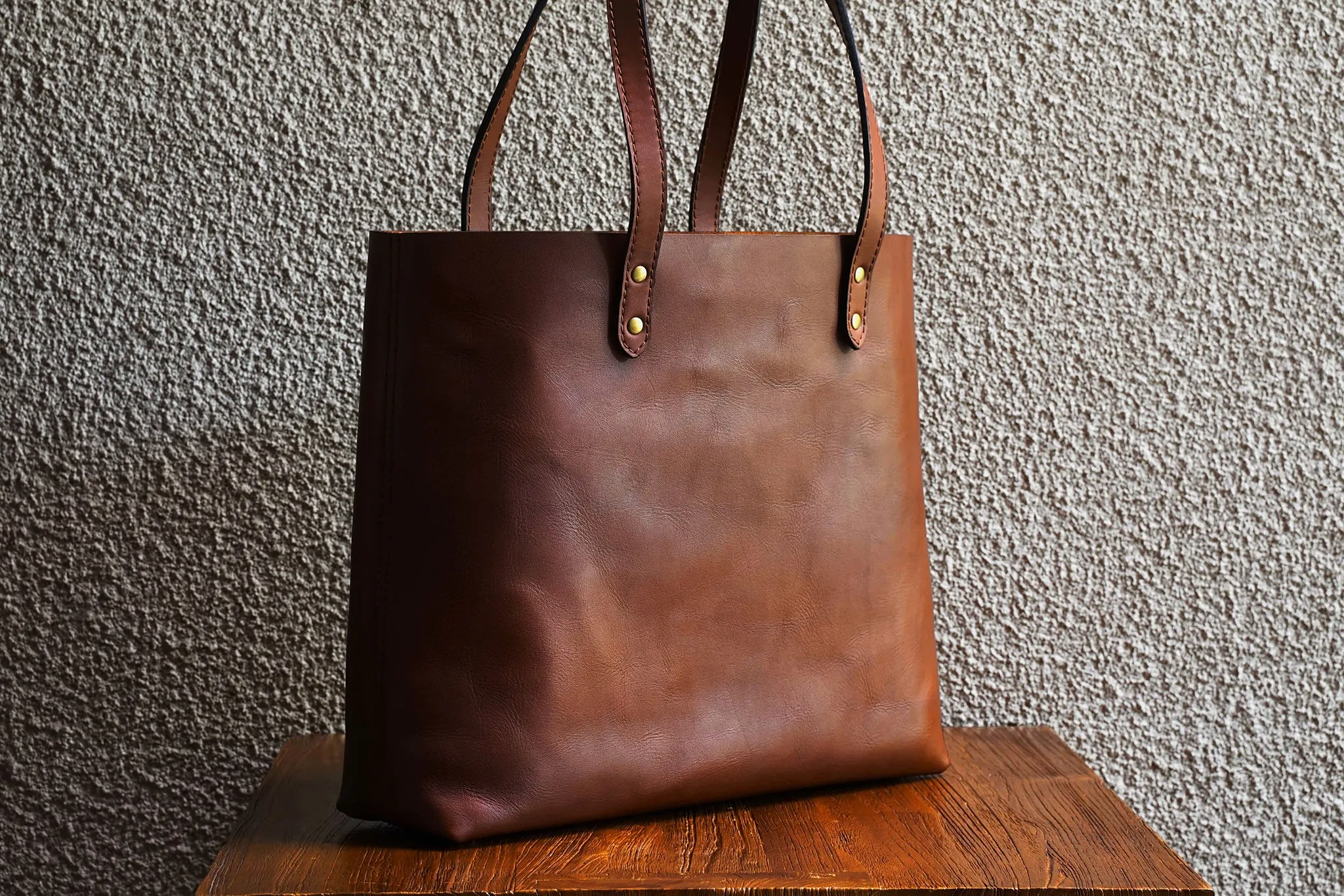 Medium Tote/Vintage Brown - 2 Weeks Preorder sold by Cravar product image thumbnail 2