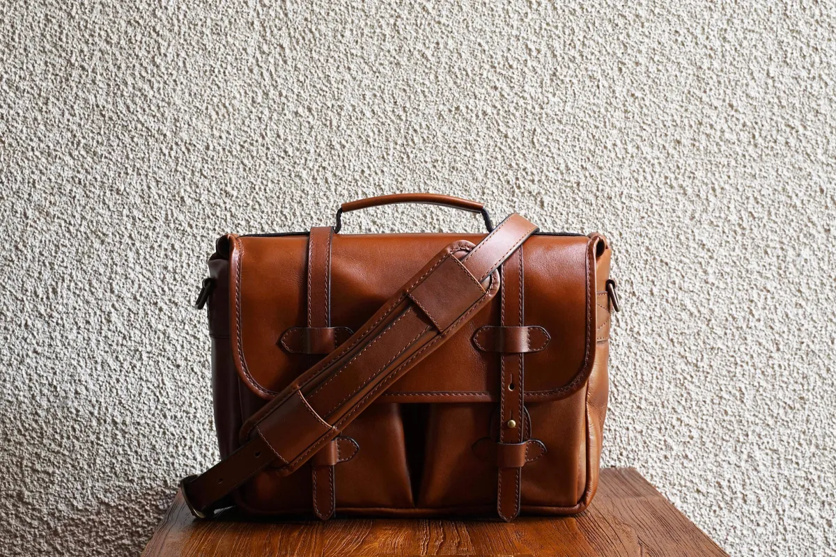 Rana 13/Vintage Brown sold by Cravar