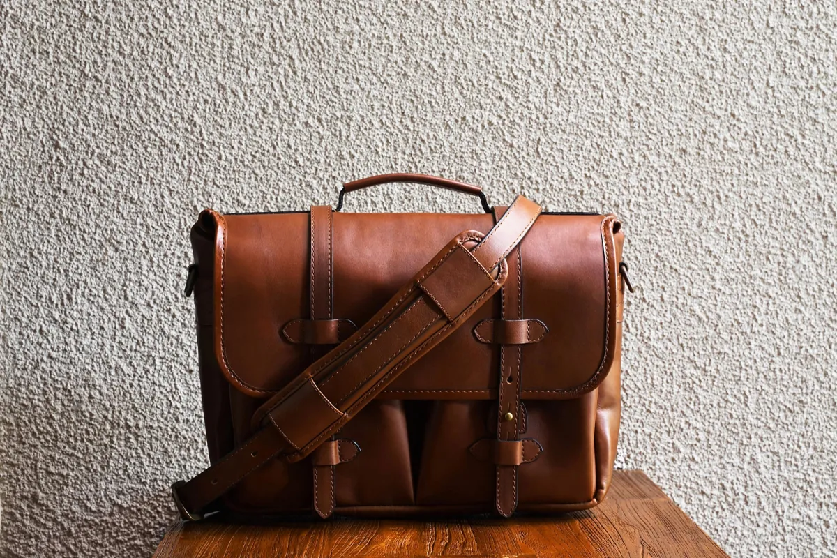 Rana 15/Vintage Brown sold by Cravar