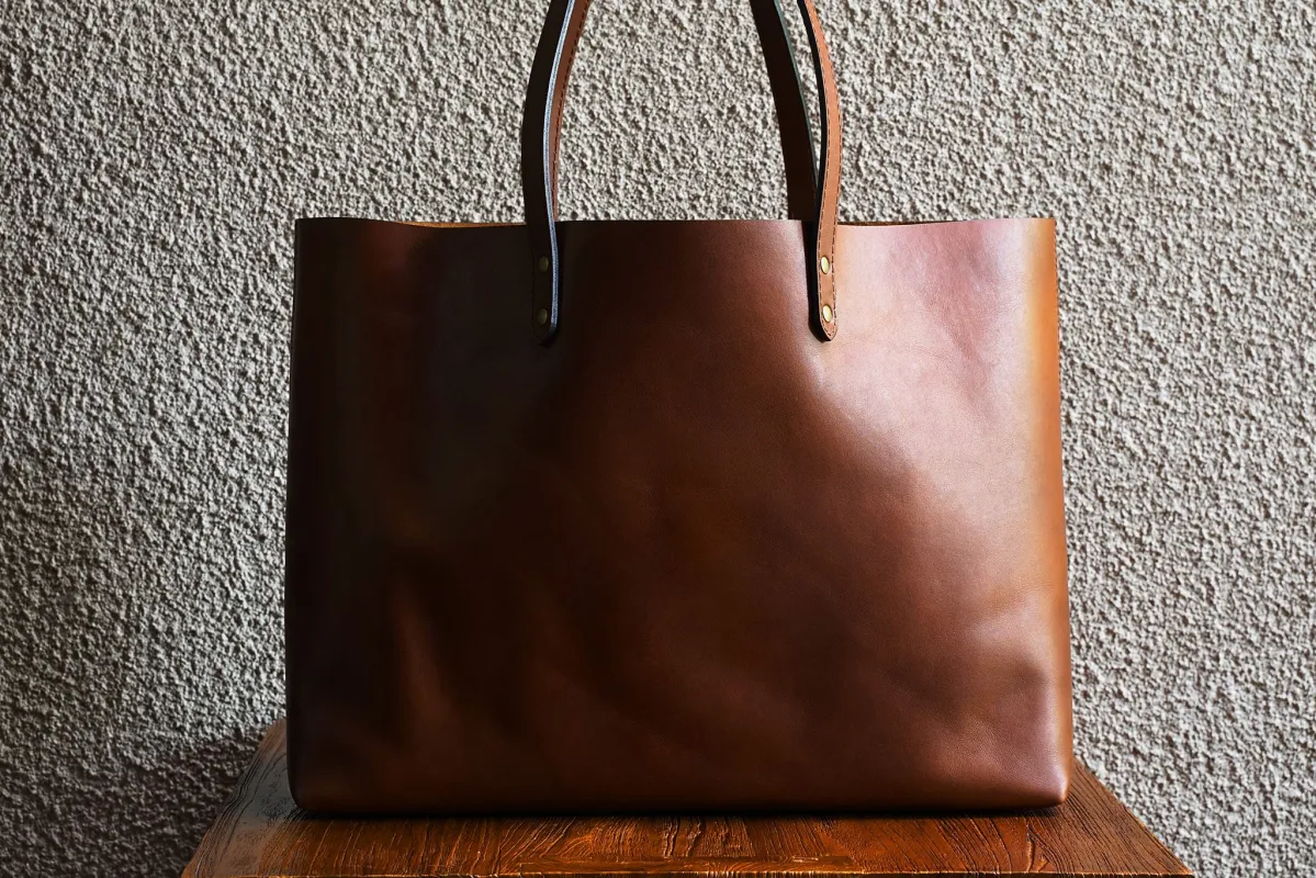 Wide Tote/Vintage Brown - 1 Week Preorder sold by Cravar