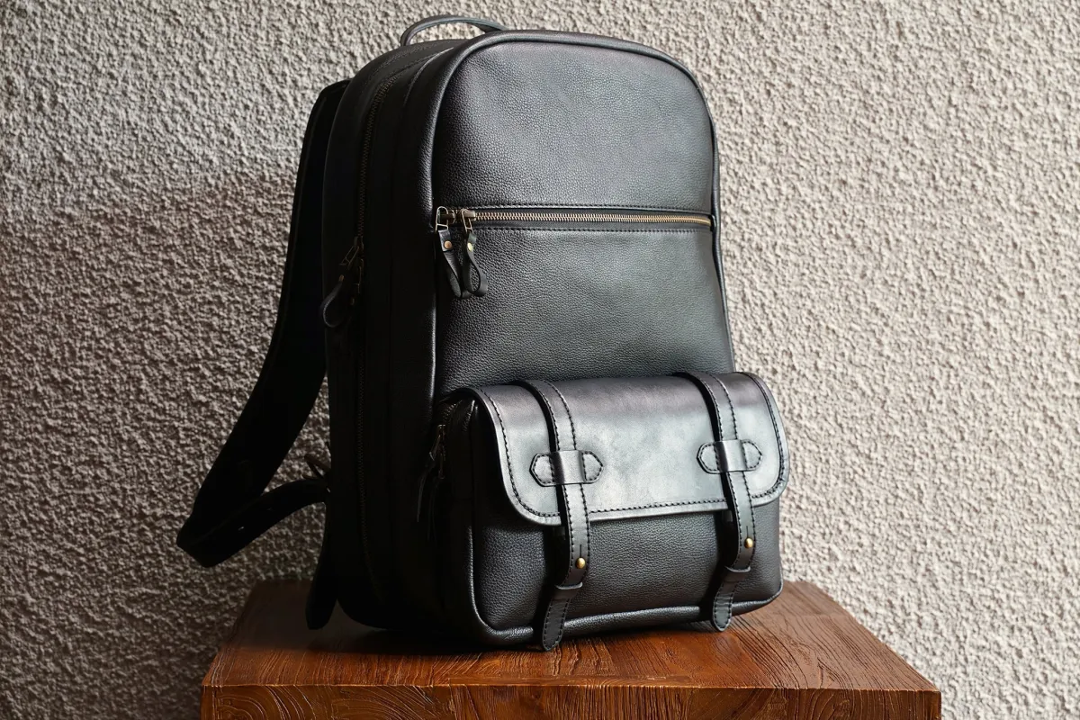 Citypack L/Black - 2 Weeks Preorder sold by Cravar