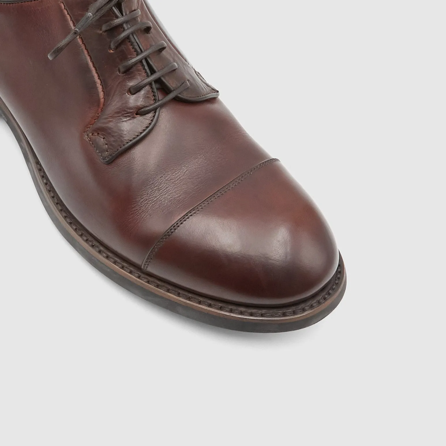 Silvano Sassetti Classic Oxford Shoe with Commando Sole sold by DeeCee style product image thumbnail 4