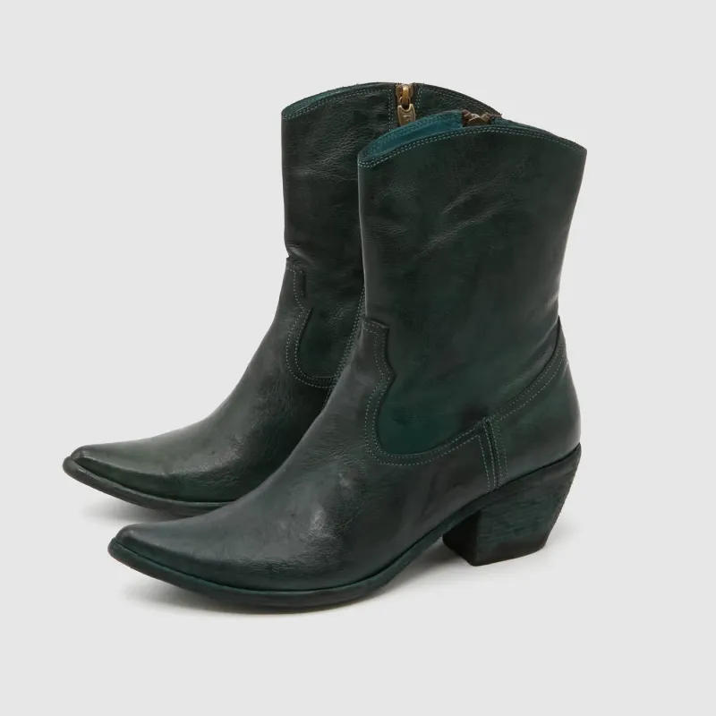 Fauzian Jeunesse Ladies Vintage Washed Leather Pointed Western Boots made by DeeCee style