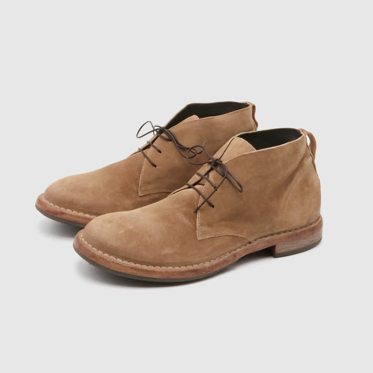 Moma Mens Vintage Treated Leather Chukka Boots sold by DeeCee style