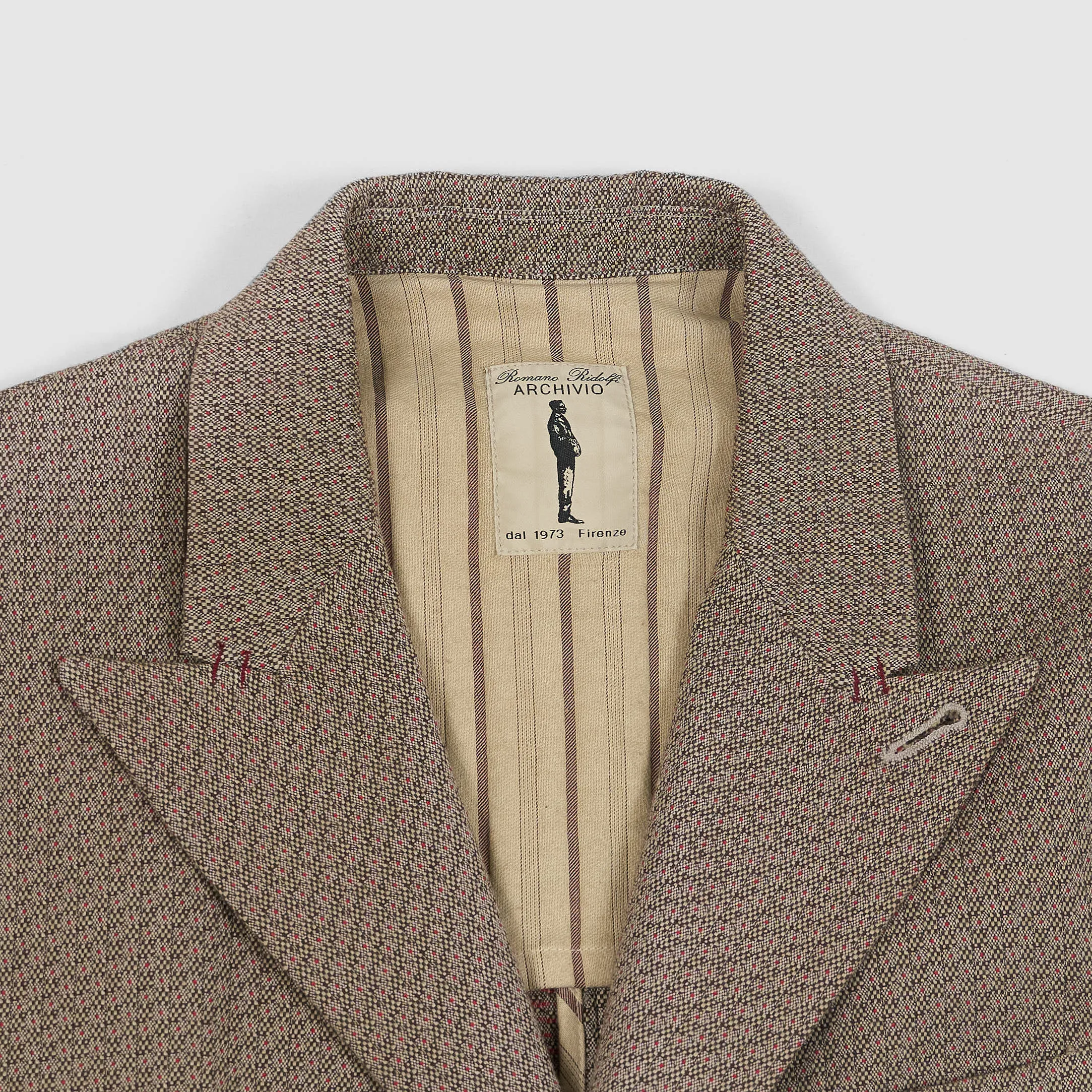 Archivio Cotton Lightweight Three Button Peak Lapel Blazer sold by DeeCee style product image thumbnail 4