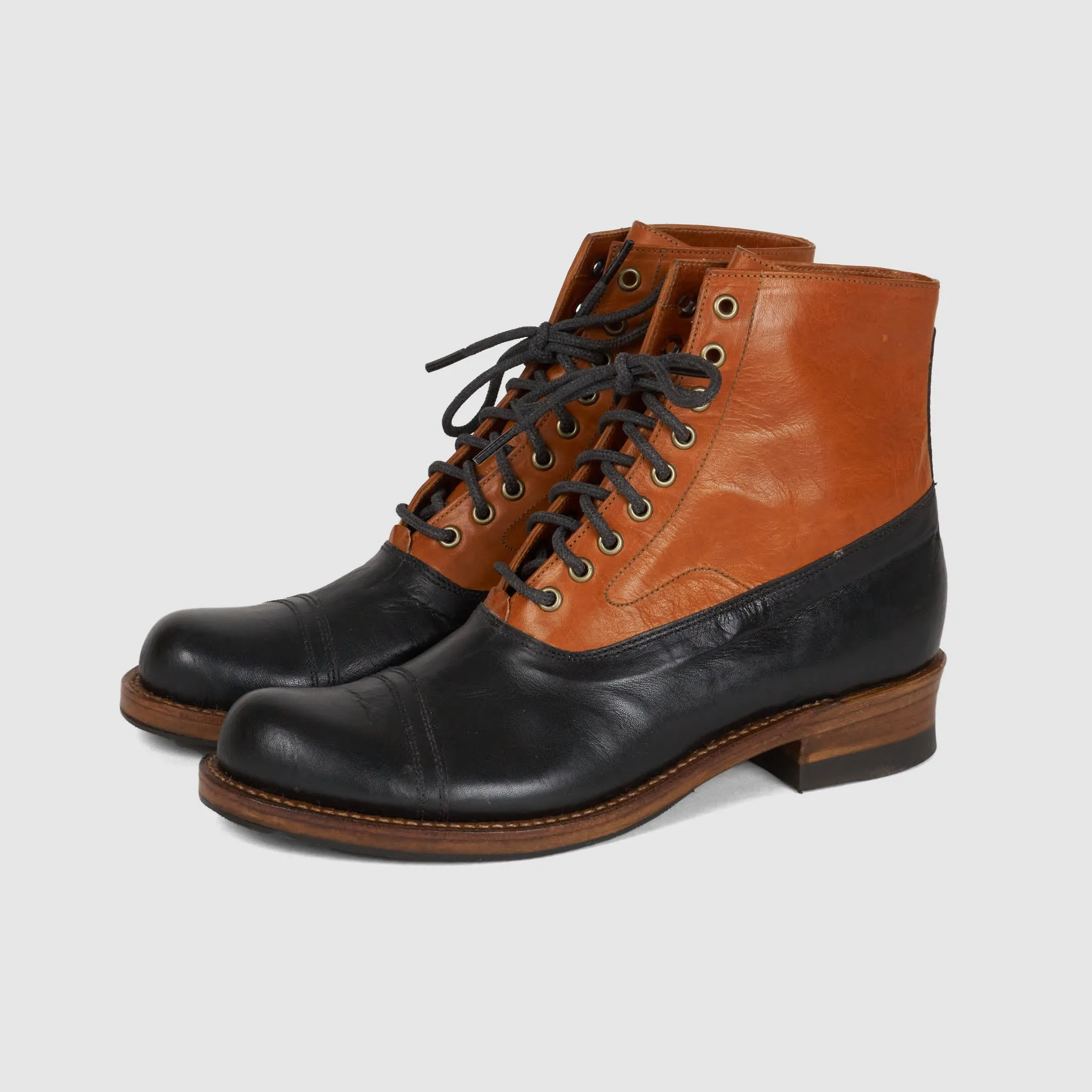 Julian Boots The Lawyer Last sold by DeeCee style