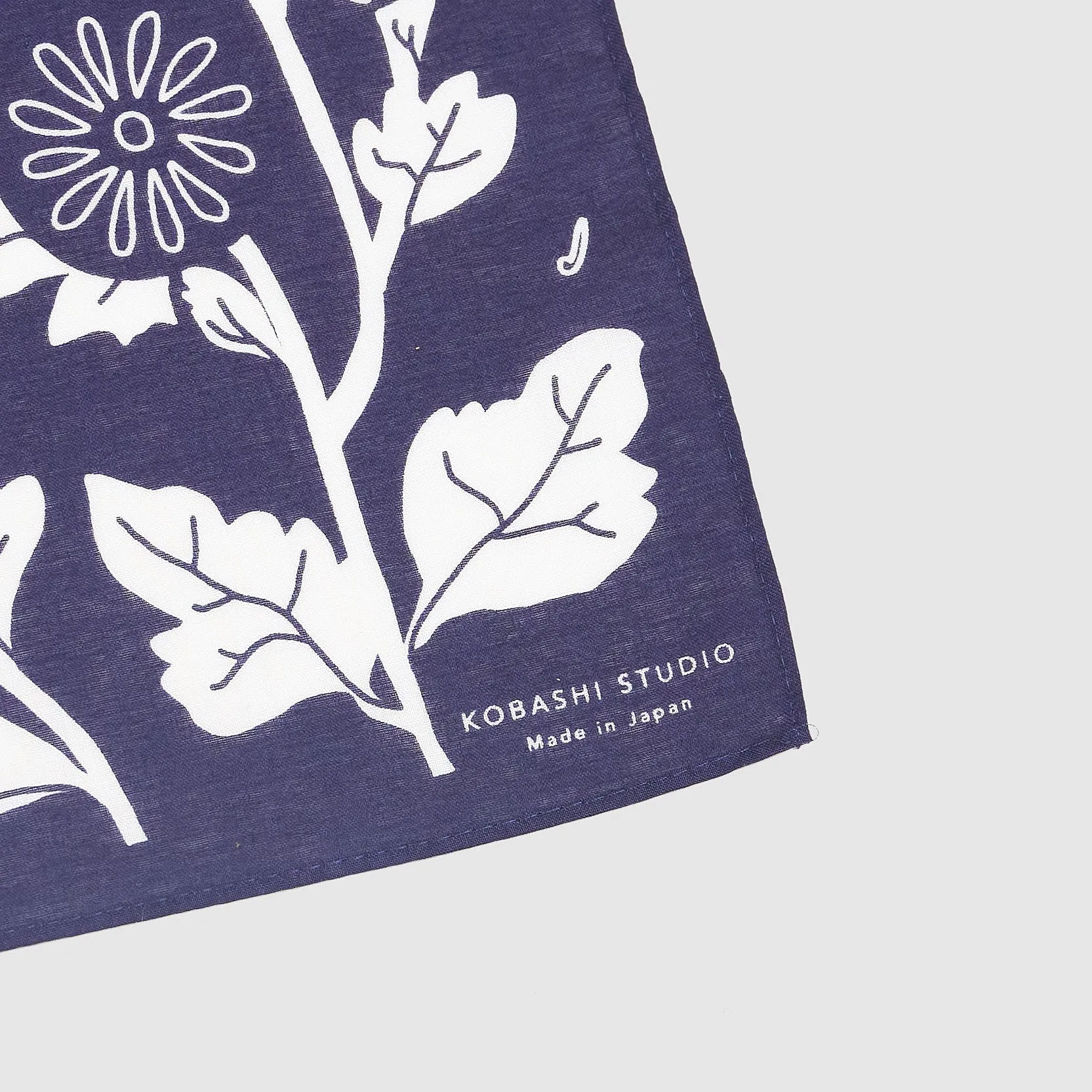 Kobashi Studio Kikumon Leaf Bandana sold by DeeCee style product image thumbnail 2