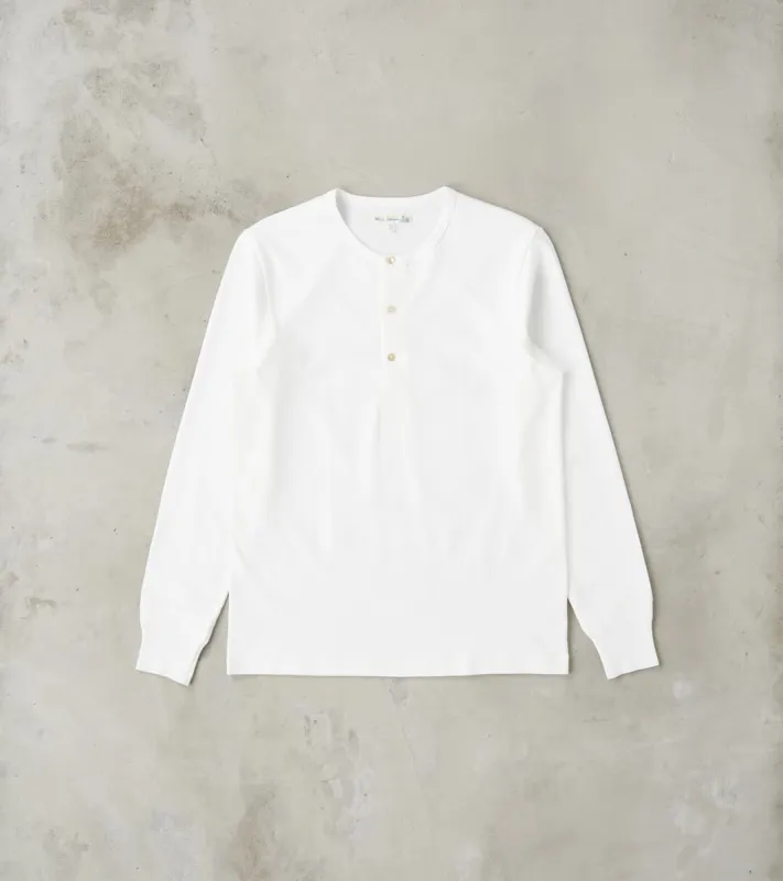 2M06 Good Originals - 6.8oz Vintage Machine 2-Thread Henley - 01 White made by Merz B. Schwanen