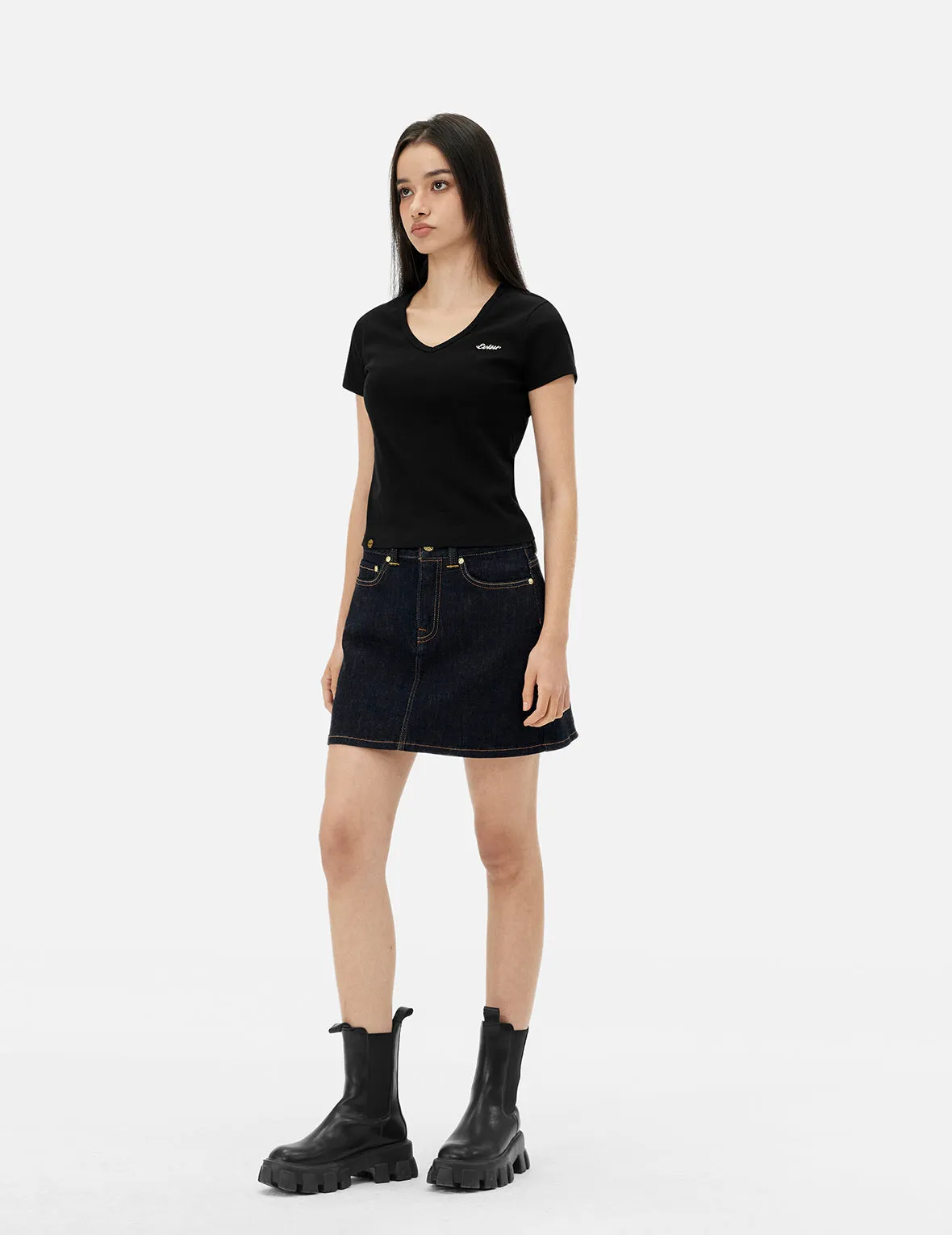 Evisu Metal Trim V-Neck Fashion Fit T-shirt sold by Evisu product image thumbnail 3