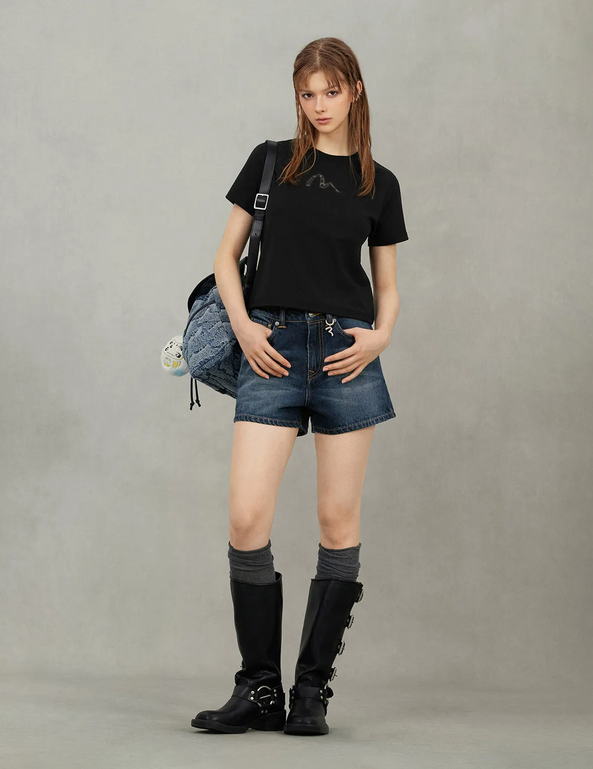 Distressed Kamon and Seagull Appliqué Embroidery Fashion Fit Denim Shorts sold by Evisu product image thumbnail 5