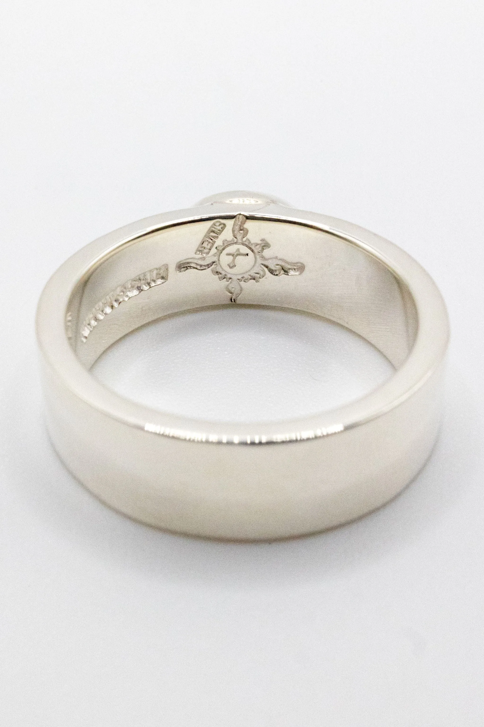 First Arrow's R-081 Flat Hammered Ring with Turquoise sold by Franklin and Poe product image thumbnail 4