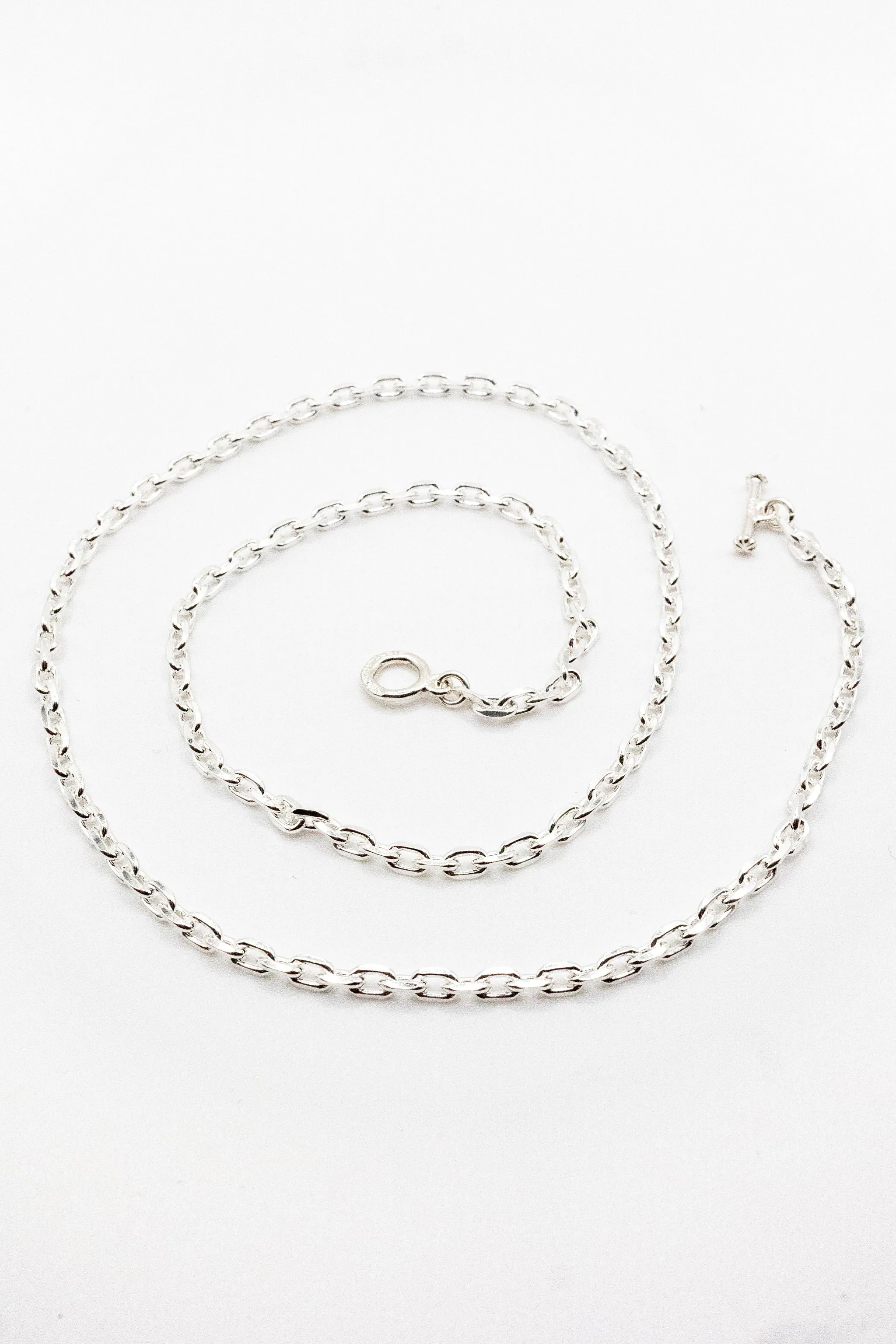 First Arrow's O-063-T Silver T Bar Chain - 55cm sold by Franklin and Poe product image thumbnail 2