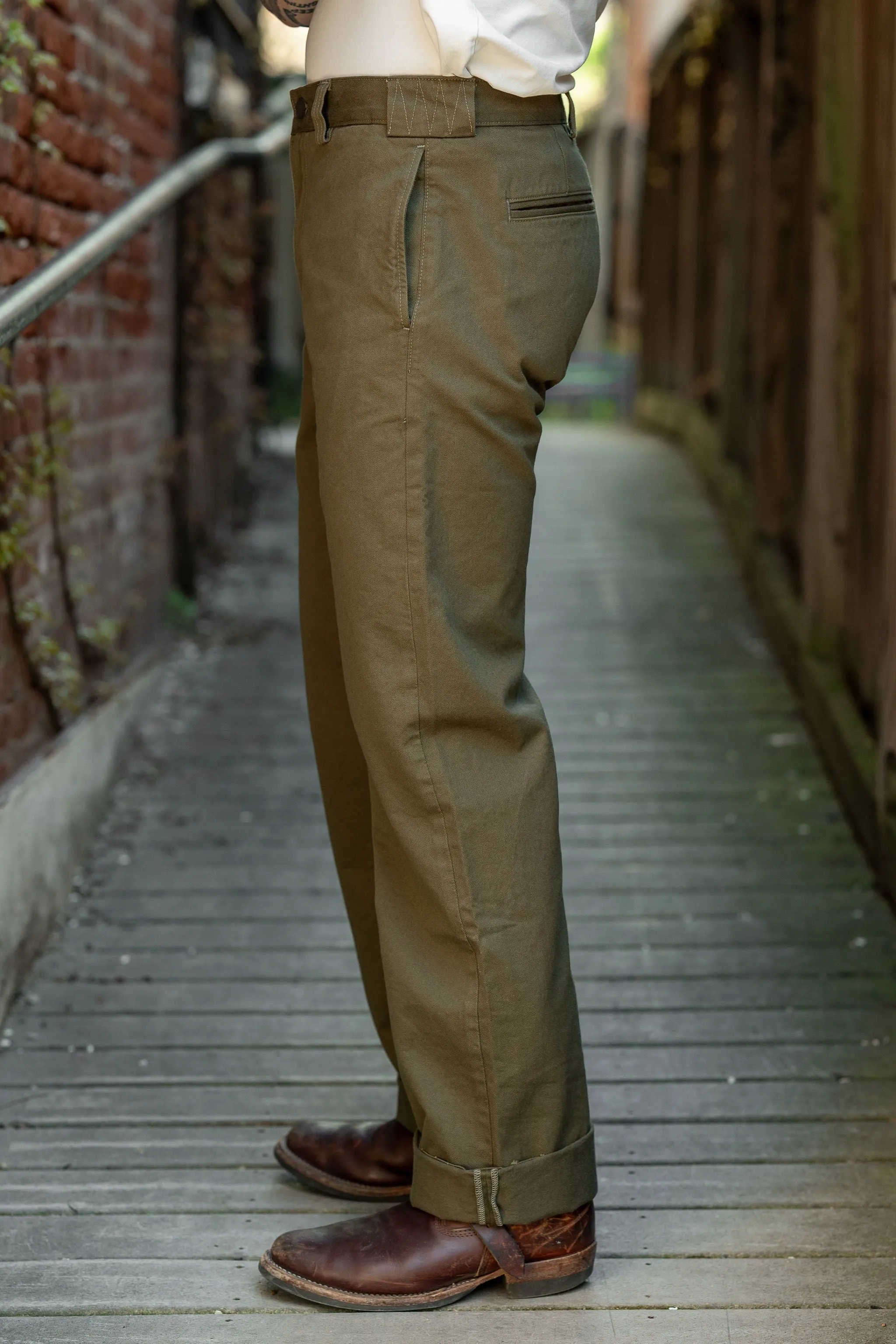 Freenote Cloth Shifter Pant - Olive sold by Franklin and Poe product image thumbnail 2
