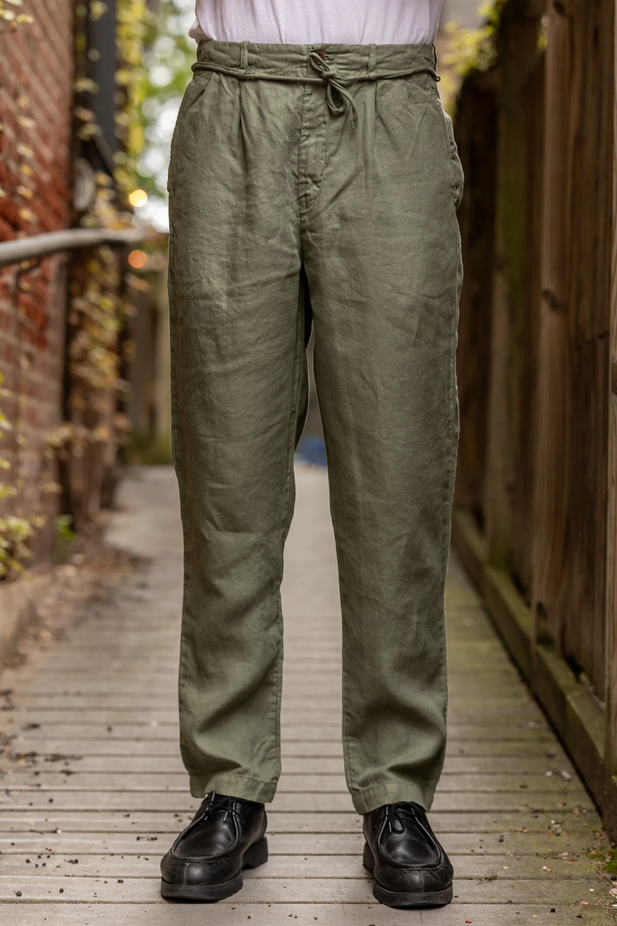 Seuvas Linen Tapered 2-Tuck Pants - Olive sold by Franklin and Poe