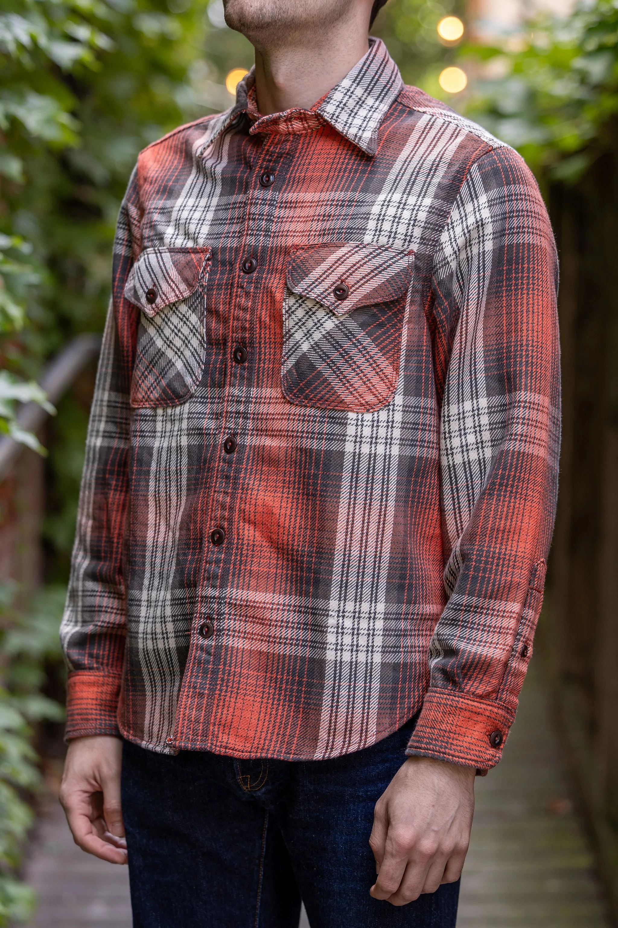 Freenote Cloth Wells - Ibis Red sold by Franklin and Poe product image thumbnail 2