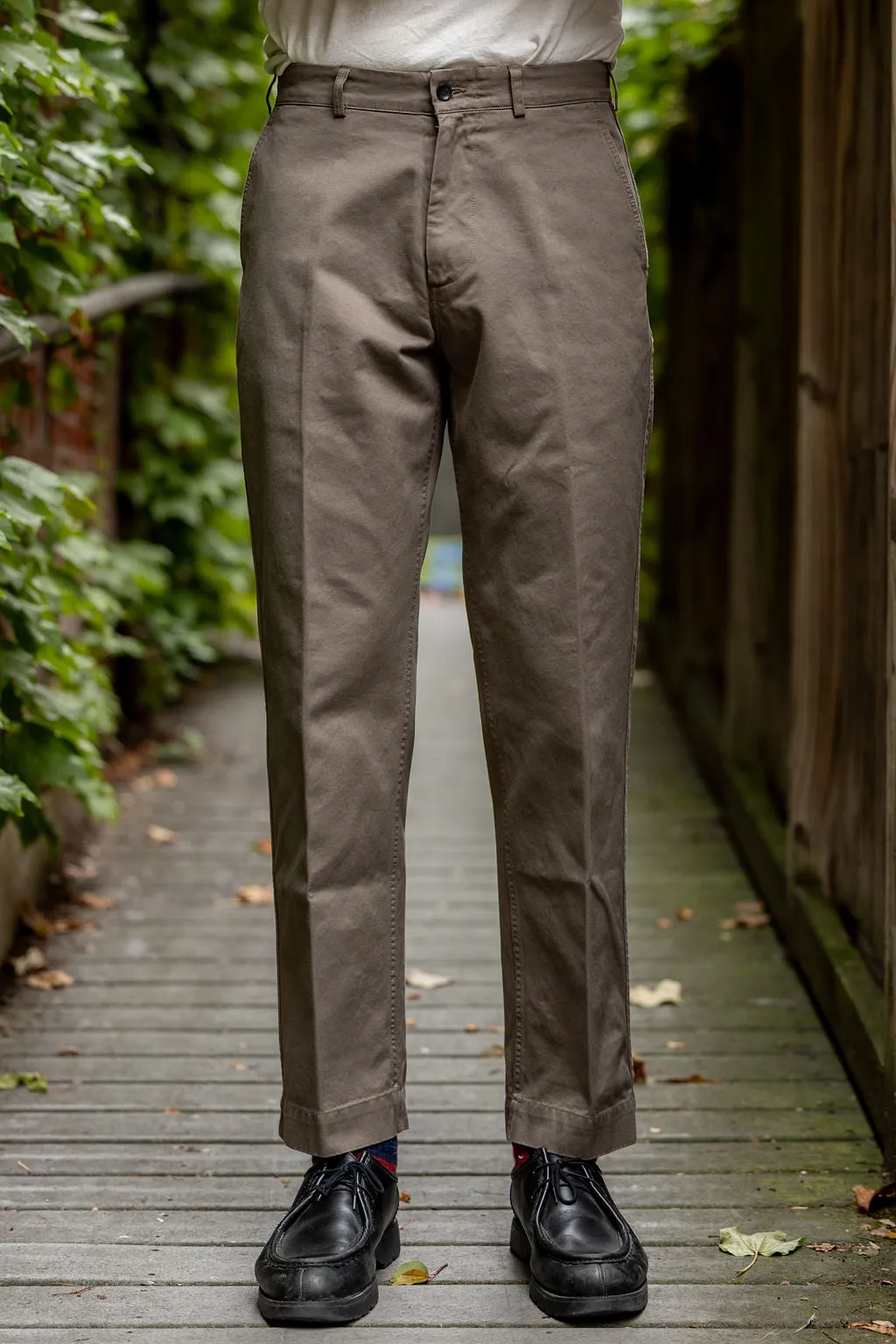 Knickerbocker Canal Tapered TwillForm Pant - Granite sold by Franklin and Poe