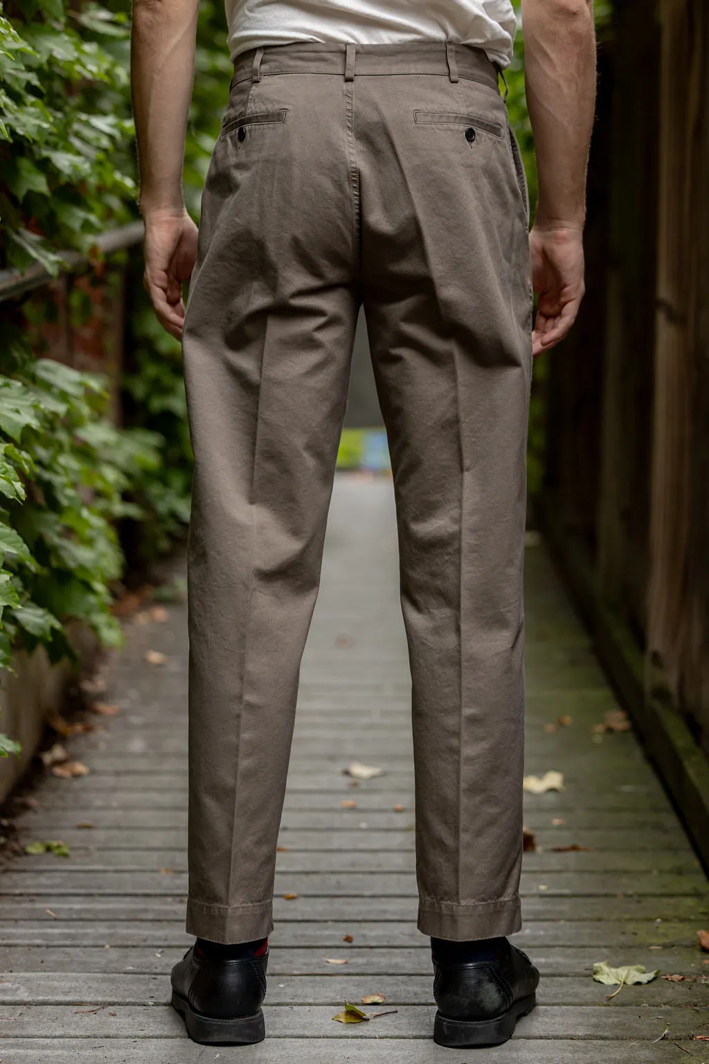 Knickerbocker Canal Tapered TwillForm Pant - Granite sold by Franklin and Poe product image thumbnail 3