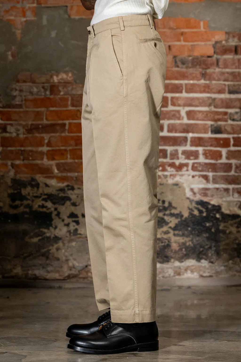 Knickerbocker Canal Tapered TwillForm Pant - Khaki sold by Franklin and Poe product image thumbnail 2