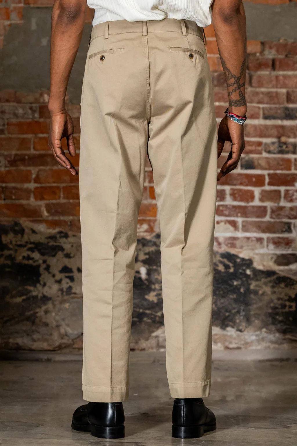 Knickerbocker Canal Tapered TwillForm Pant - Khaki sold by Franklin and Poe product image thumbnail 3
