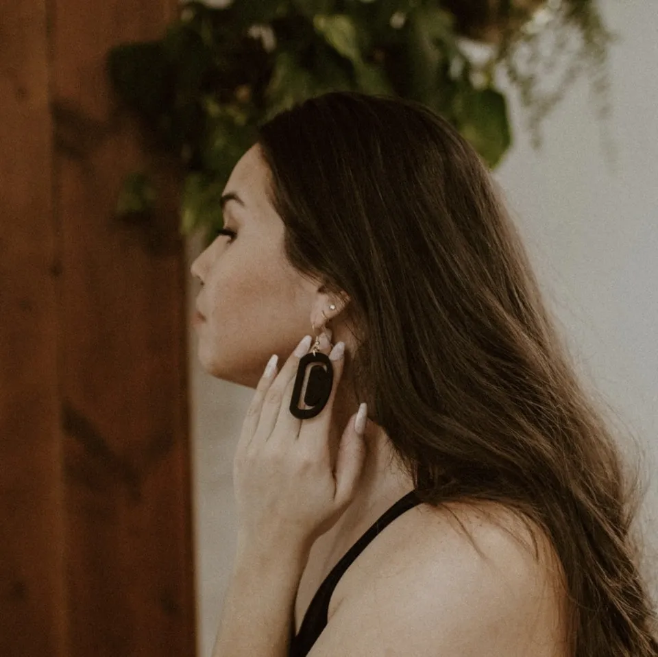 Copper Canoe Woman Small Crescent Ovoid Black sold by Ginew product image thumbnail 2