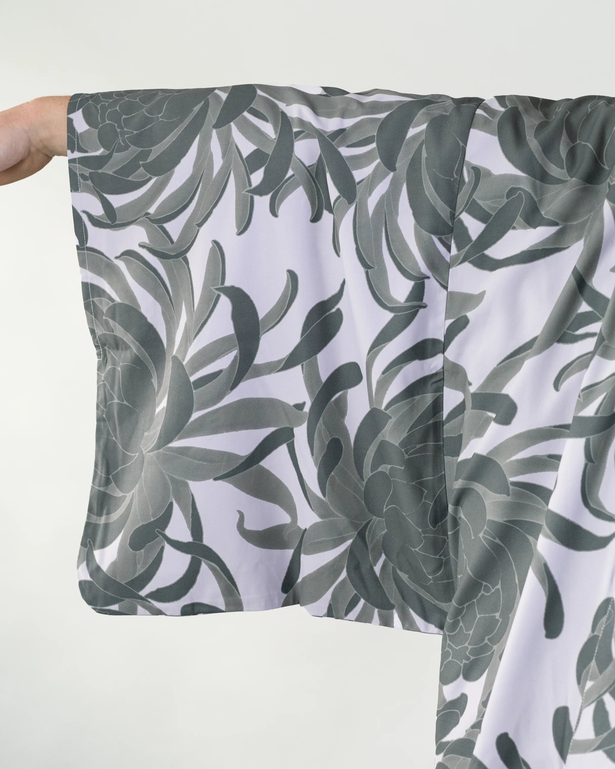 Wa-Modern Haori Robe, Grey Flower Pattern sold by Kiriko product image thumbnail 4
