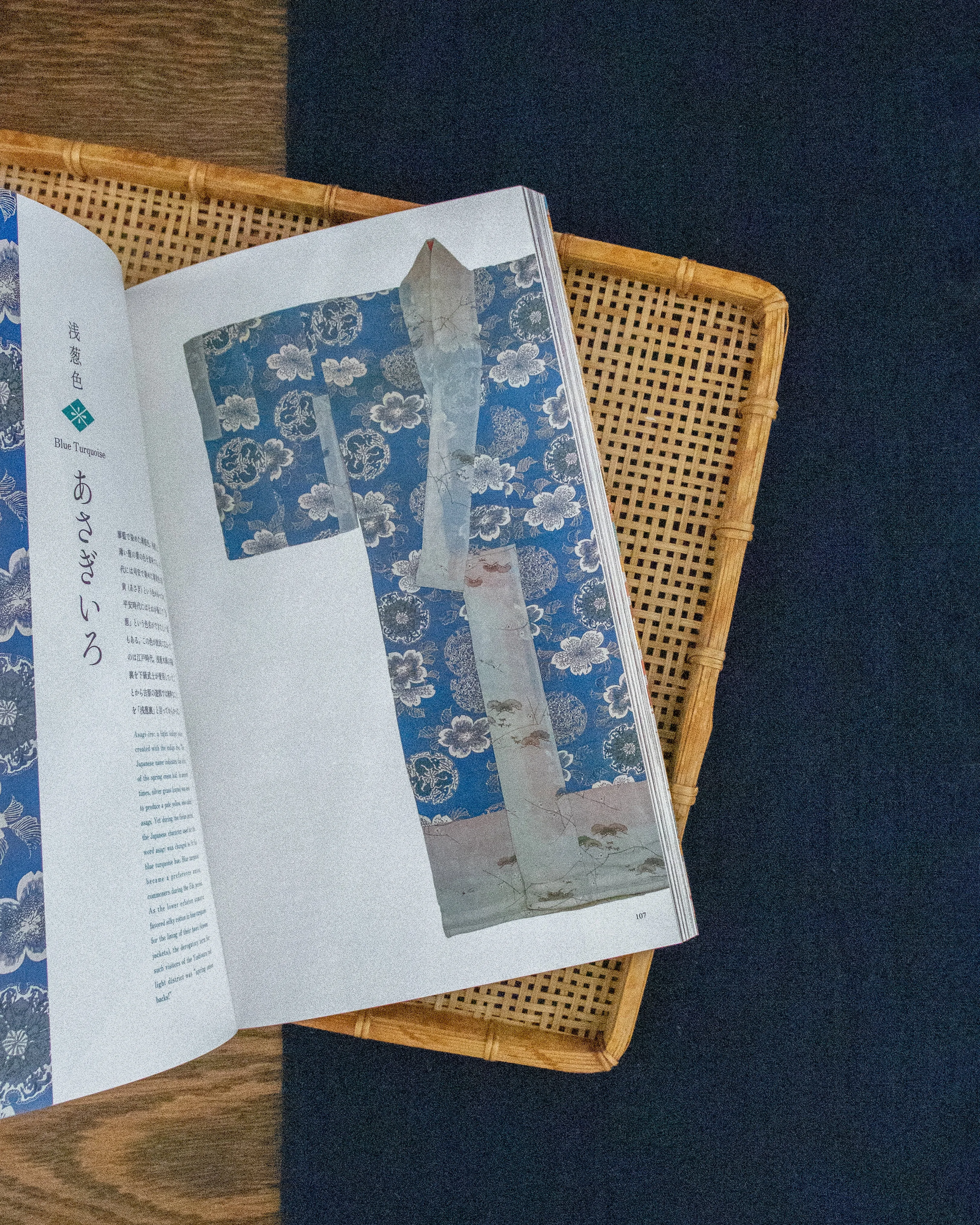 ENG/JPN: Kimono and the Colors of Japan: Kimono Collection of Katsumi Yumioka sold by Kiriko product image thumbnail 4