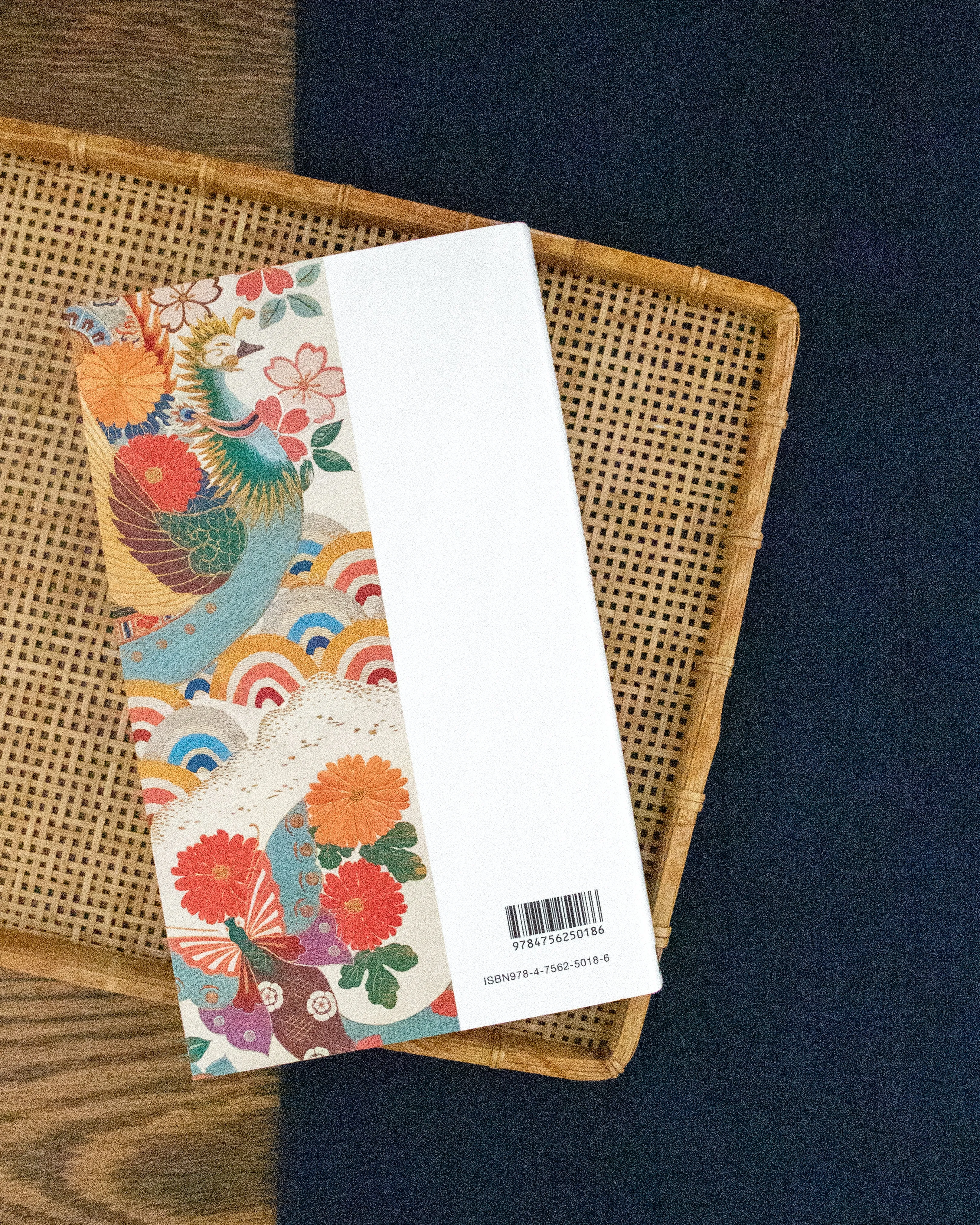 ENG/JPN: Kimono and the Colors of Japan: Kimono Collection of Katsumi Yumioka sold by Kiriko product image thumbnail 5