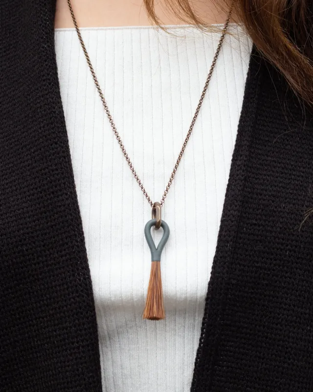 Boet, Horse Tassel, Storm and Light Chestnut sold by Kiriko