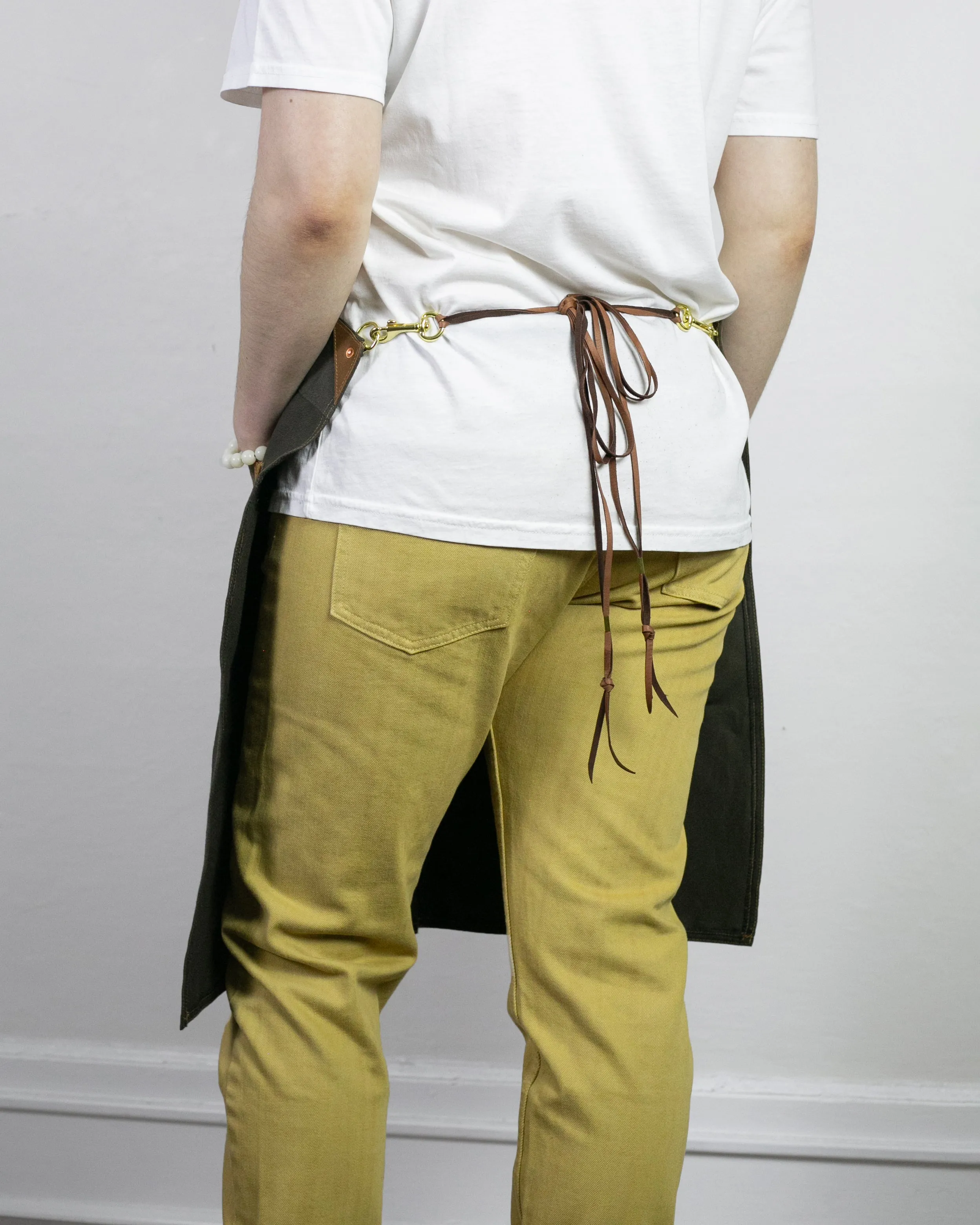 Kokoro Original Work Apron, Full, Canvas Two-Tone, Brown Pocket on Olive sold by Kiriko product image thumbnail 4
