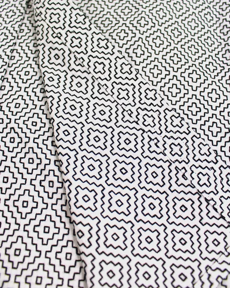 Modern Hitomezashi Dougi Jacket, White sold by Kiriko product image thumbnail 2