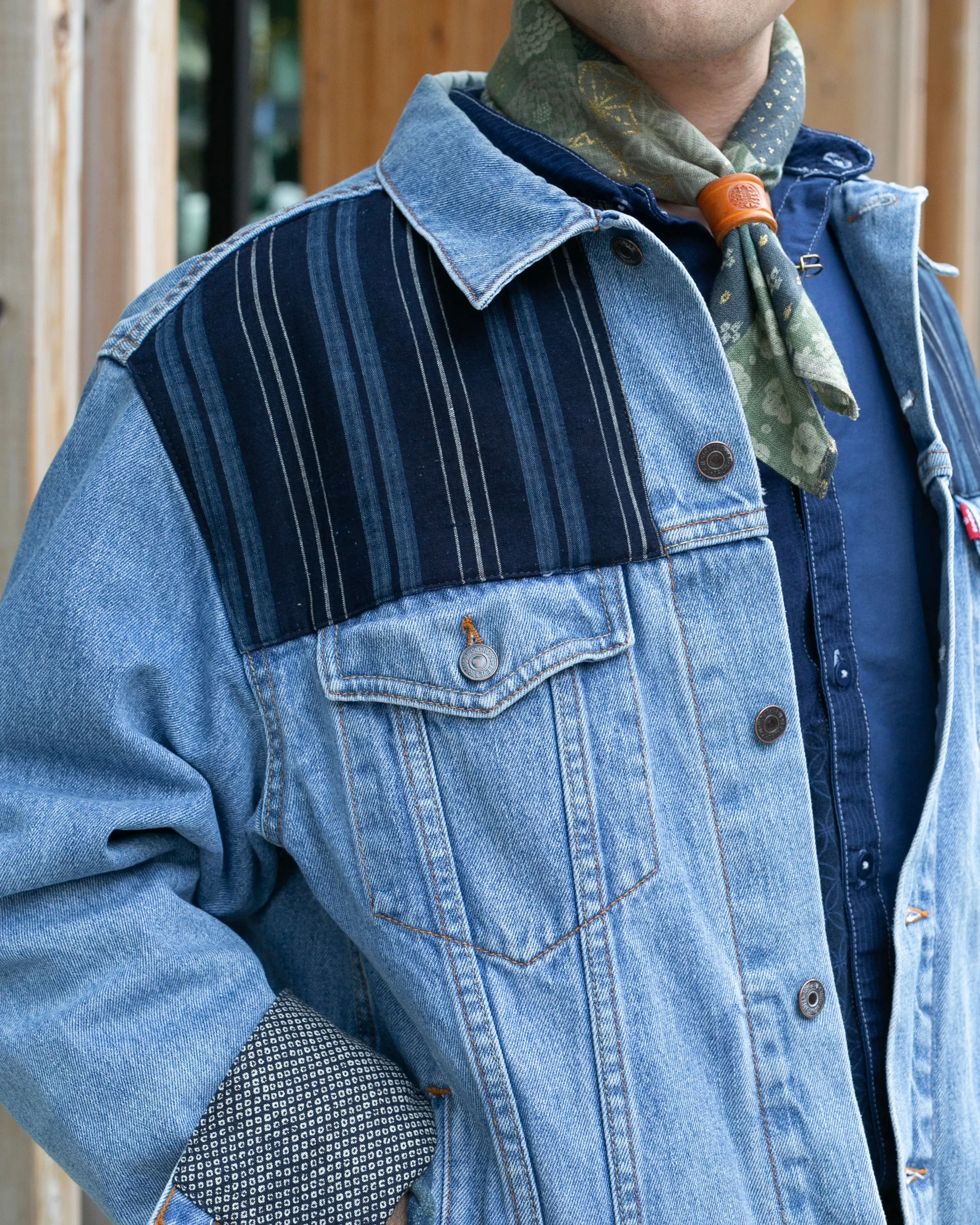 Kiriko Custom, Vintage Levi's Jacket, Patched with Shades of Blue Shima and Katazome Kikkou Kiku with Maekake Apron sold by Kiriko product image thumbnail 3
