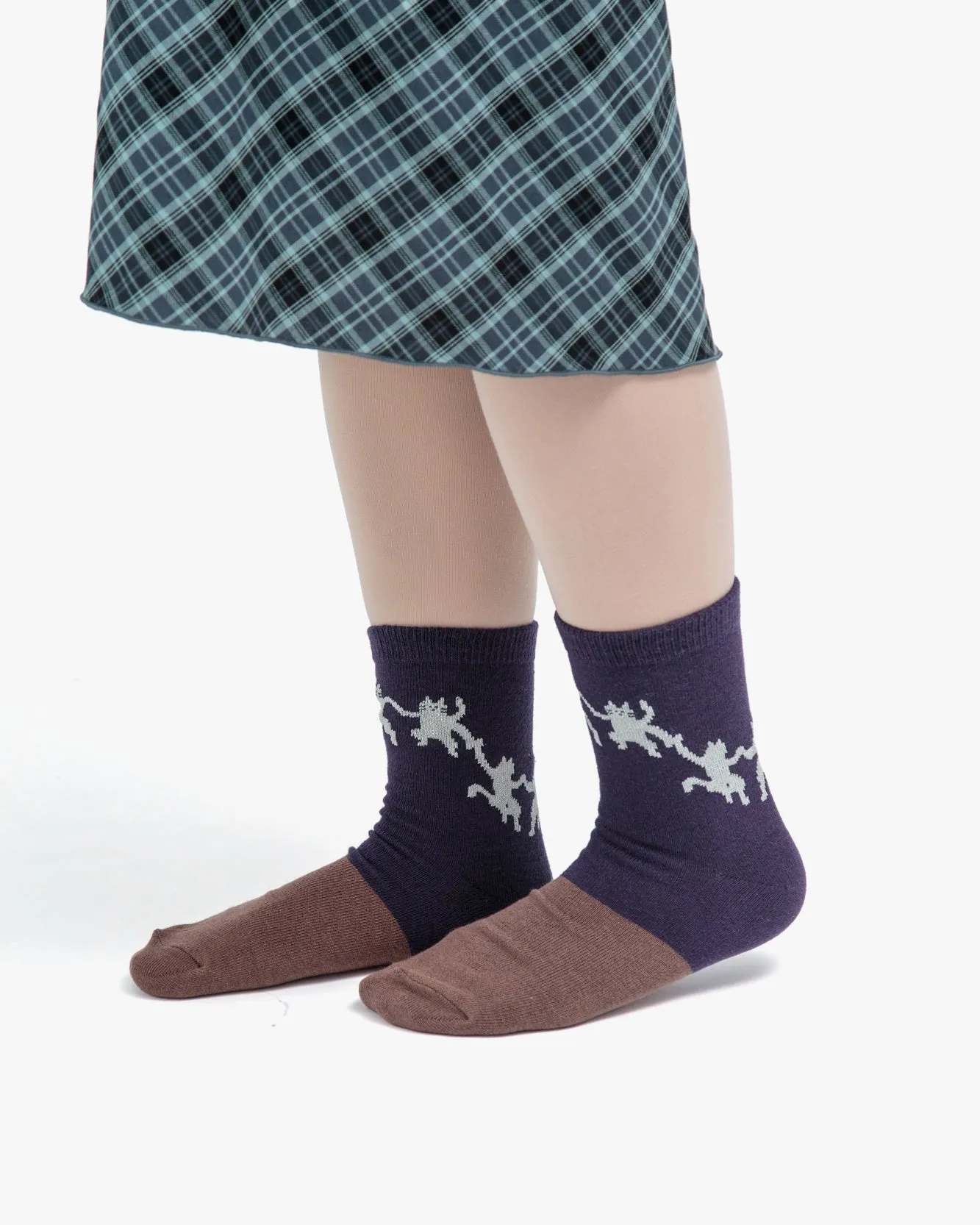 Bisque, CDF Etendue, Dancing Cat, Purple and Brown sold by Kiriko product image thumbnail 3