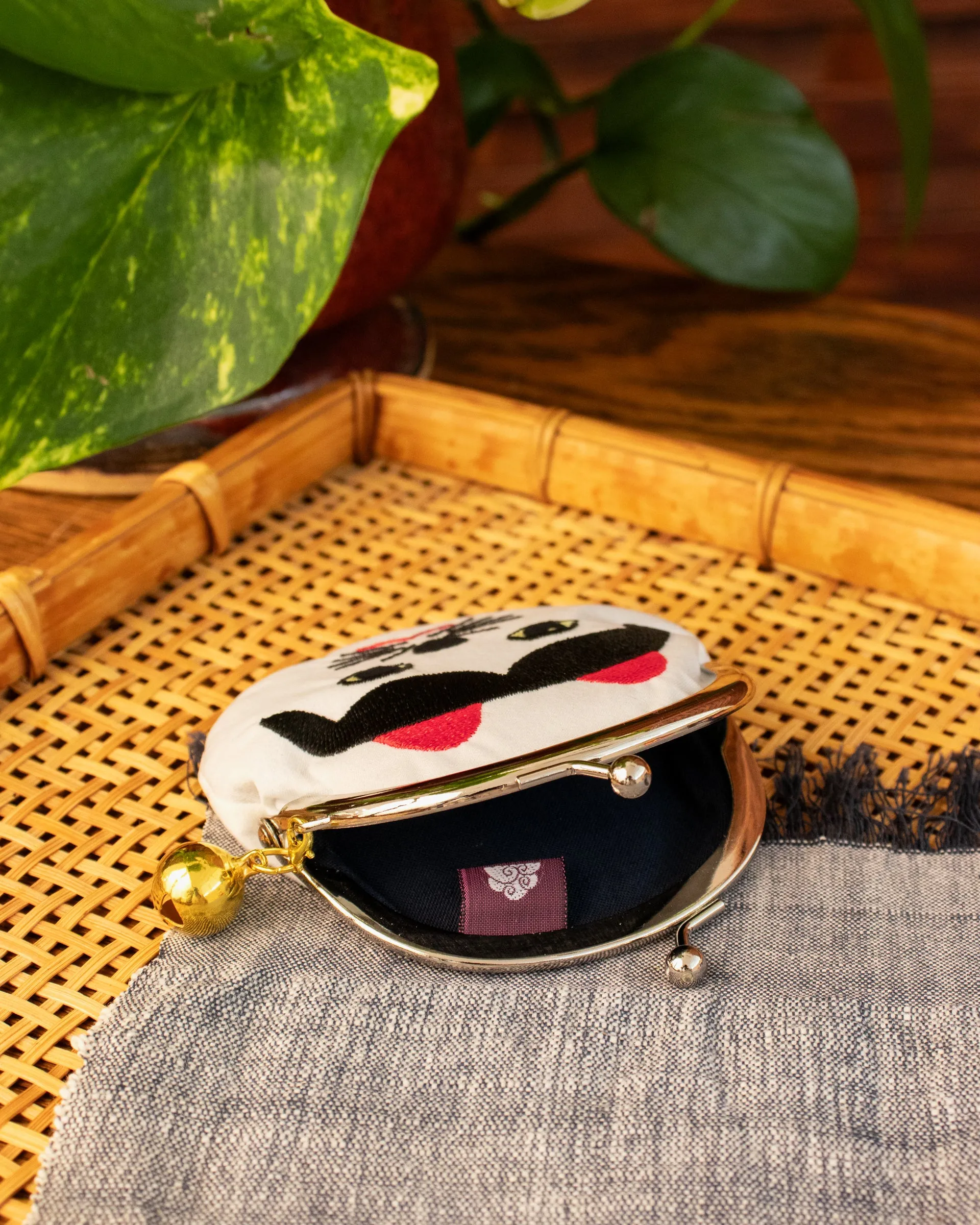 Wa Modern, Mini Coin Purse, White Neko sold by Kiriko product image thumbnail 2