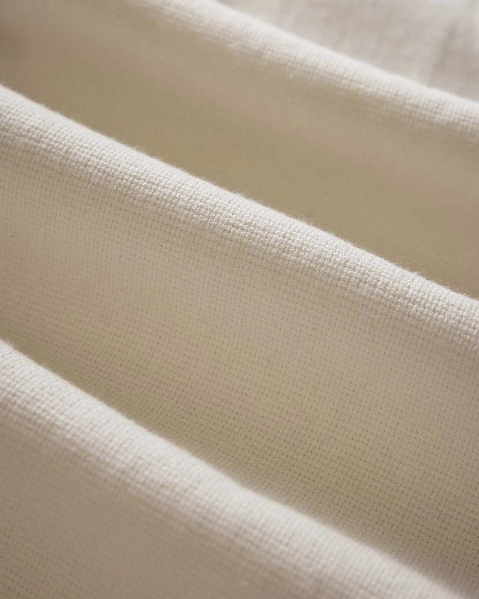 The Conrad Shirt | Vintage White Linen | Taylor Stitch sold by Man Ready product image thumbnail 3
