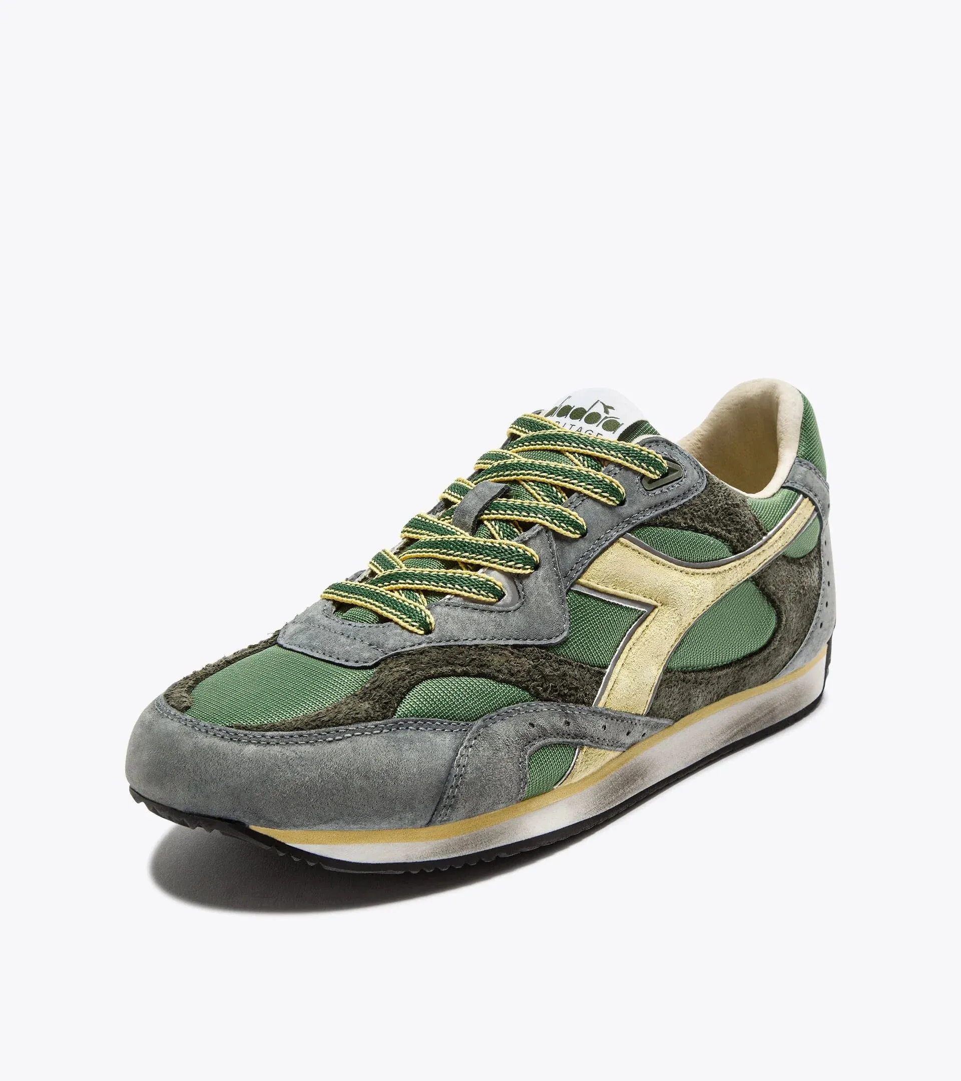 EQUIPE REVENGE USED | CLUB GREEN | DIADORA sold by Man Ready product image thumbnail 2