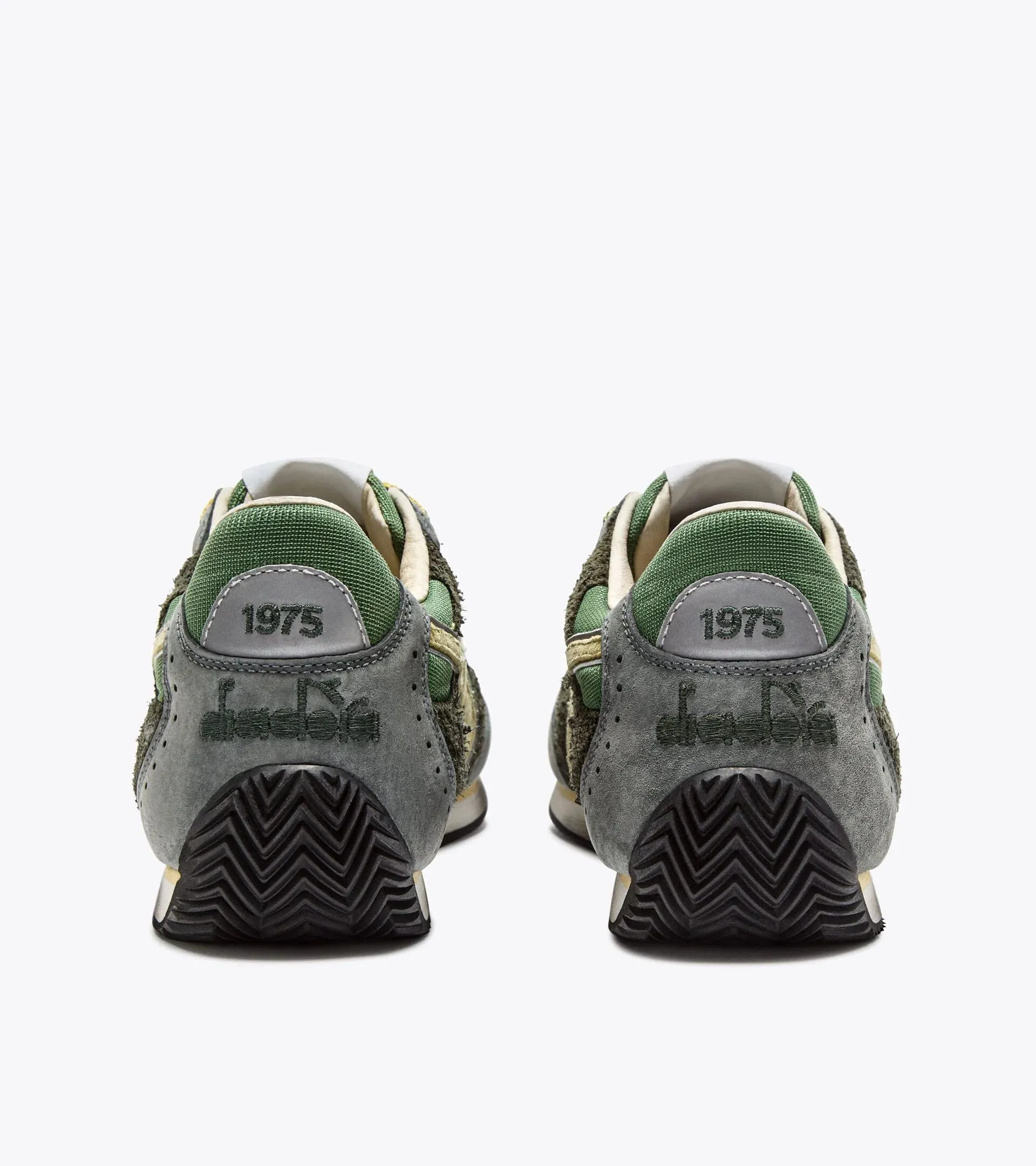 EQUIPE REVENGE USED | CLUB GREEN | DIADORA sold by Man Ready product image thumbnail 3