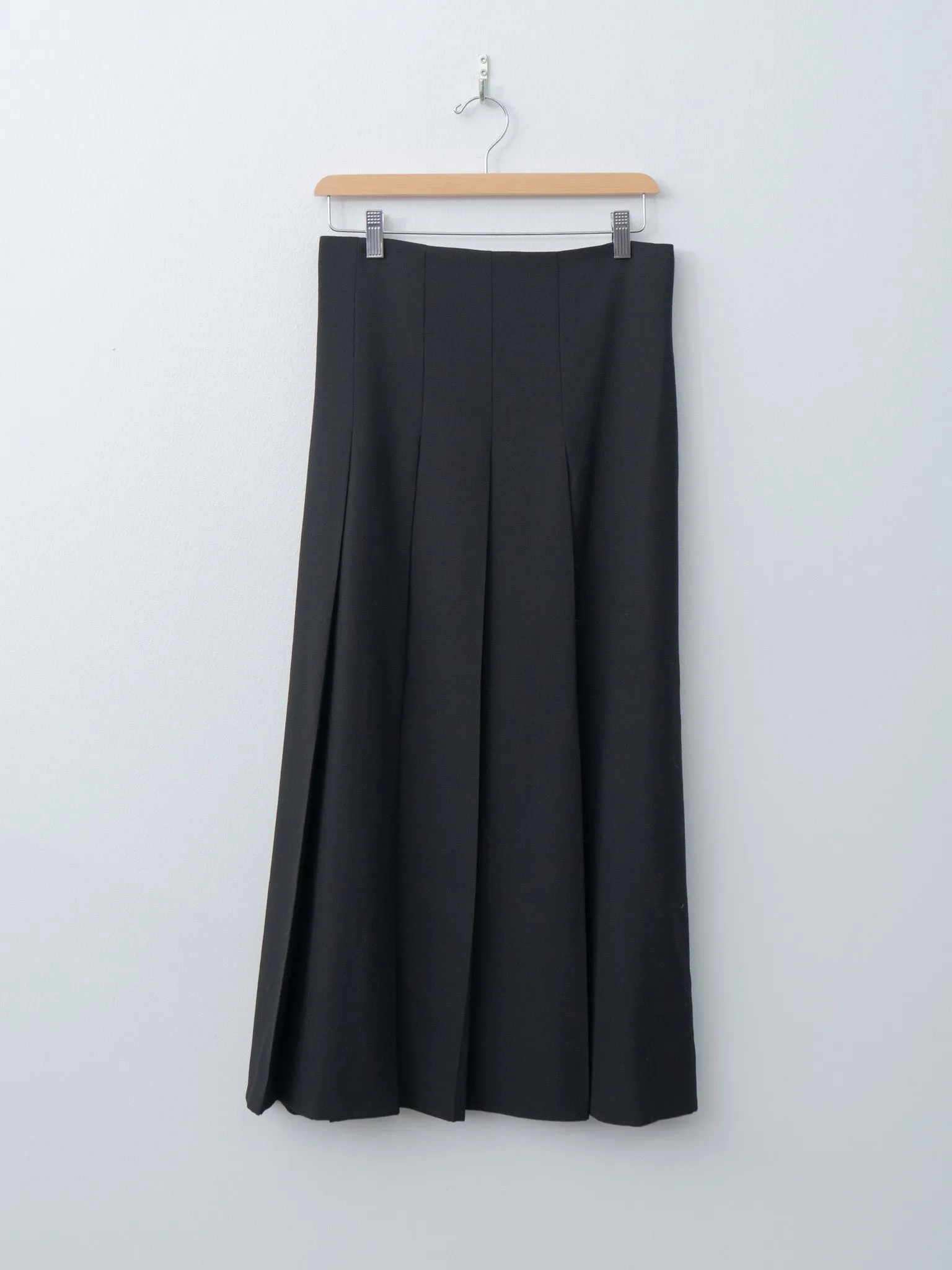 FUSE Pleated Skirt - Black sold by Namu Shop